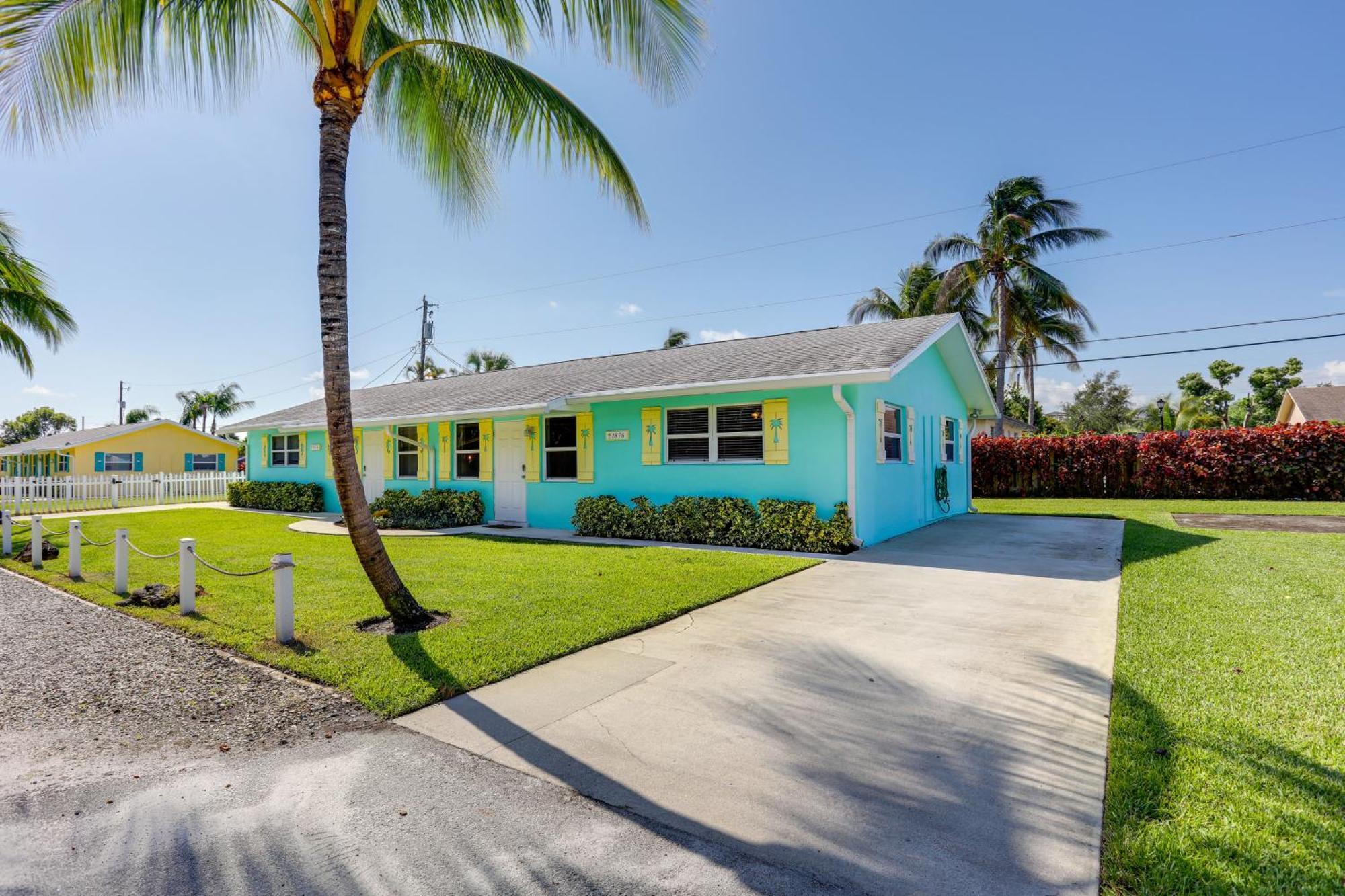 Pet-friendly Palm Pad - 1 Mi To The Ocean! North Palm Beach