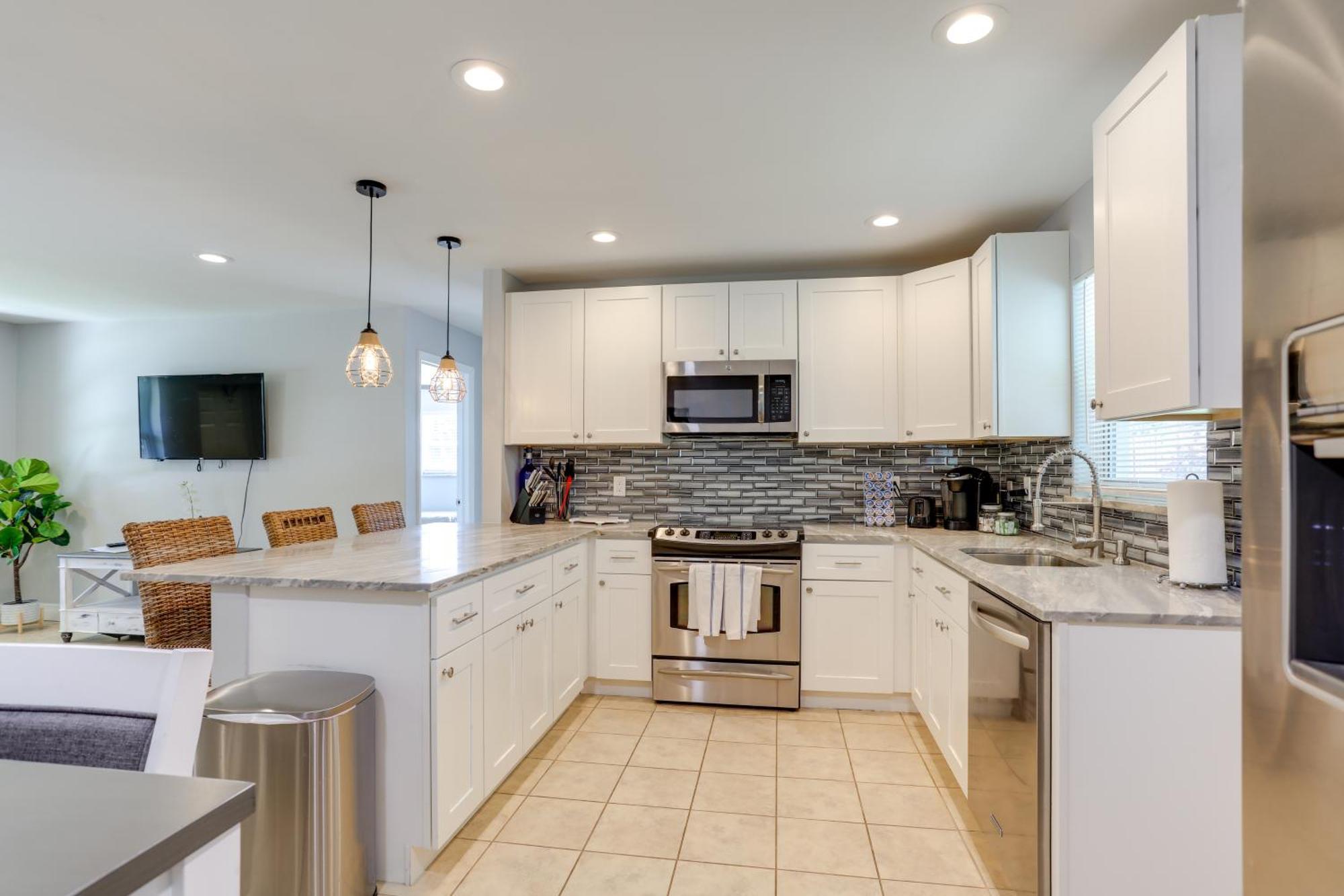 Palm Townhome 4 Mi To Juno Park! Holiday home