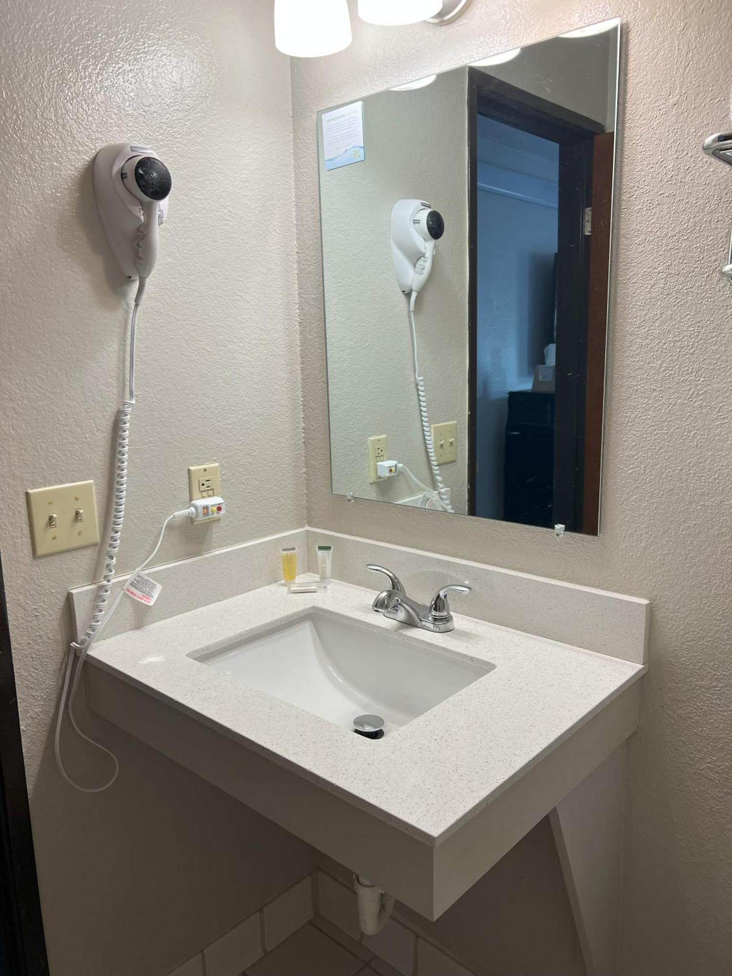 Days By Wyndham Orange Park/jacksonville Hotel 3*