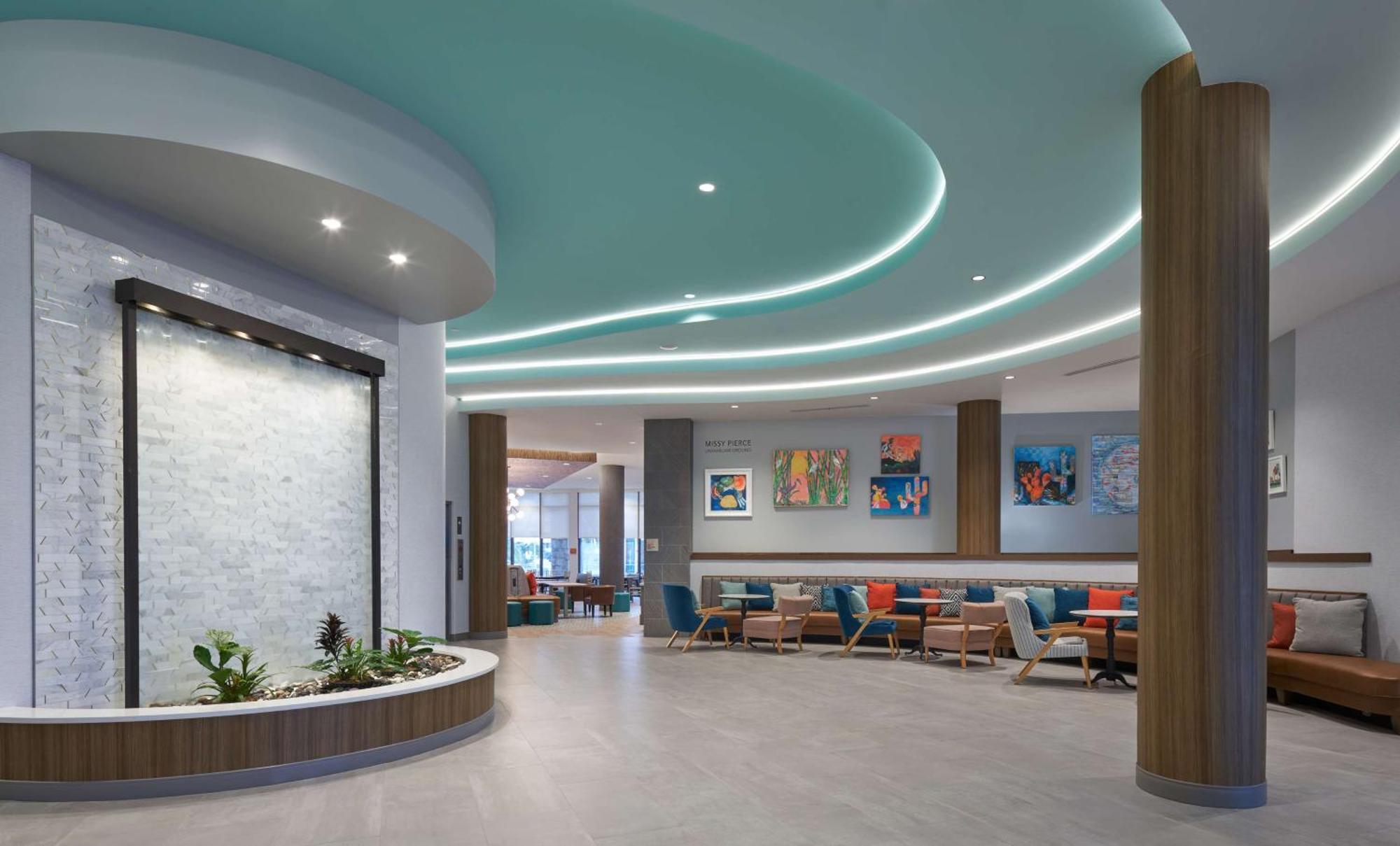 Tru By Hilton Pompano Pier Hotel