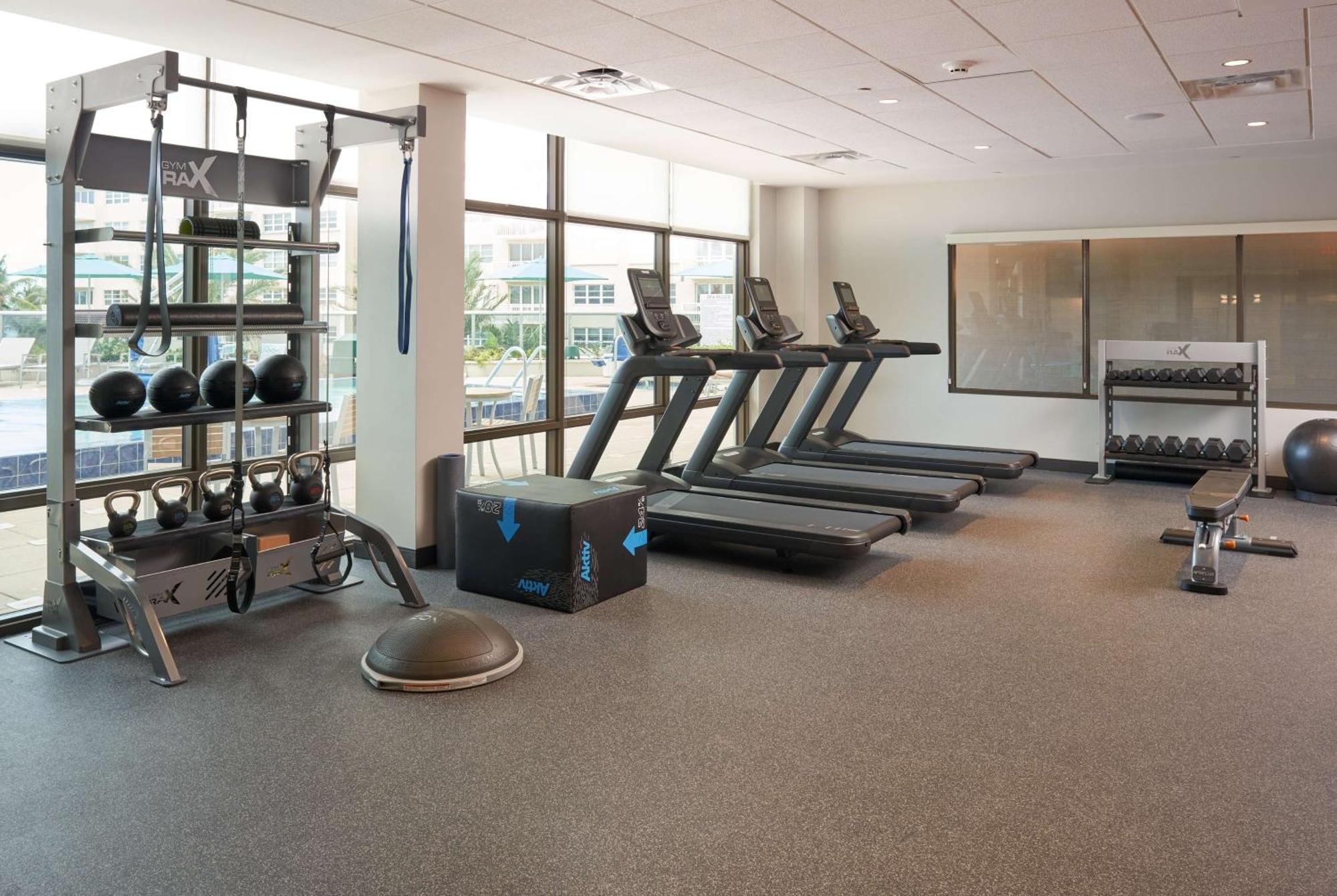 Tru By Hilton Pompano Pier Hotel 3*