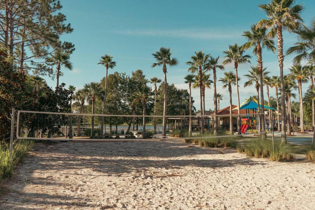 Ultimate Vacation Near Townhouse Apartment *