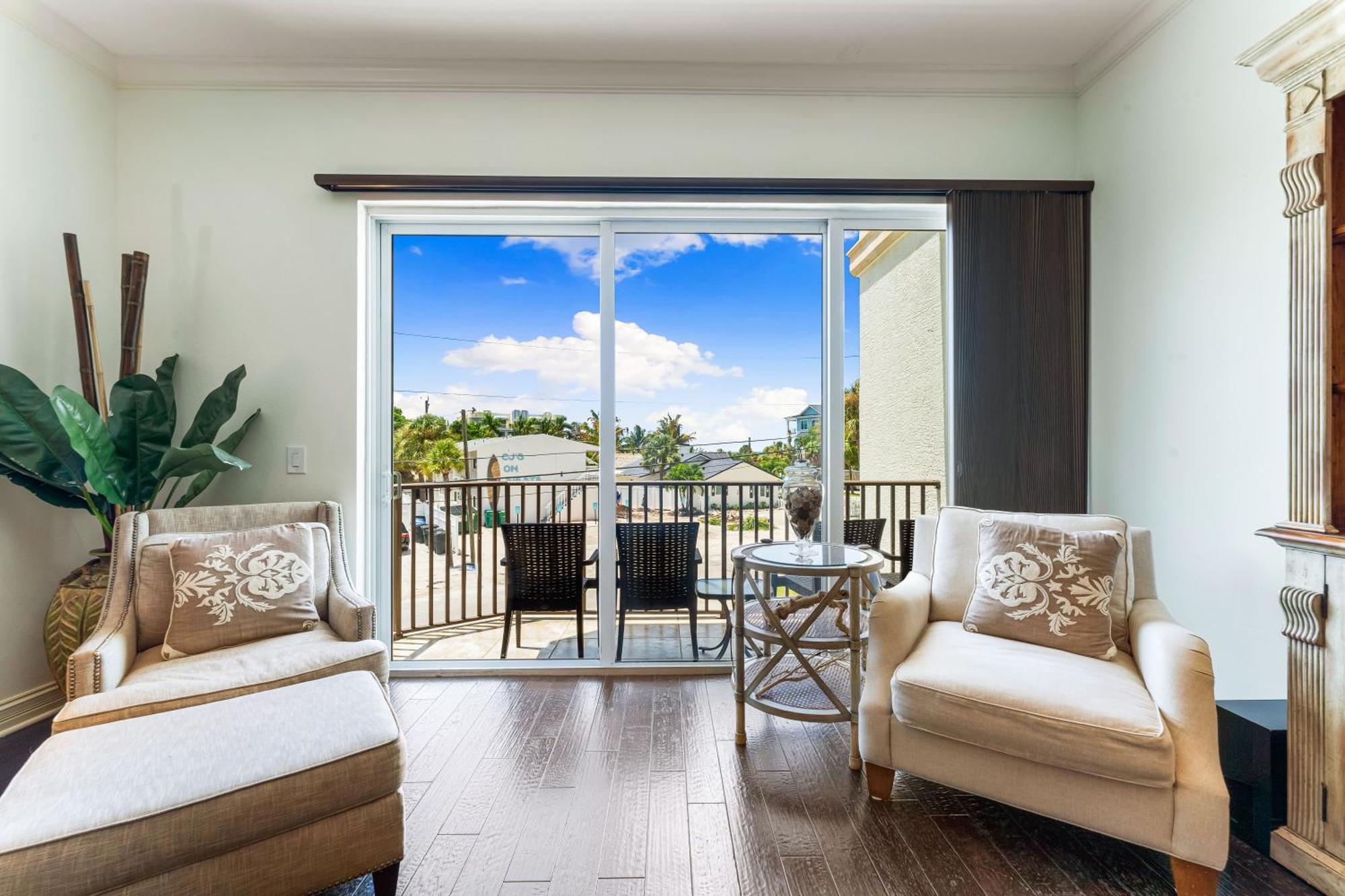 Apartment Beachside Of The Village Siesta Key