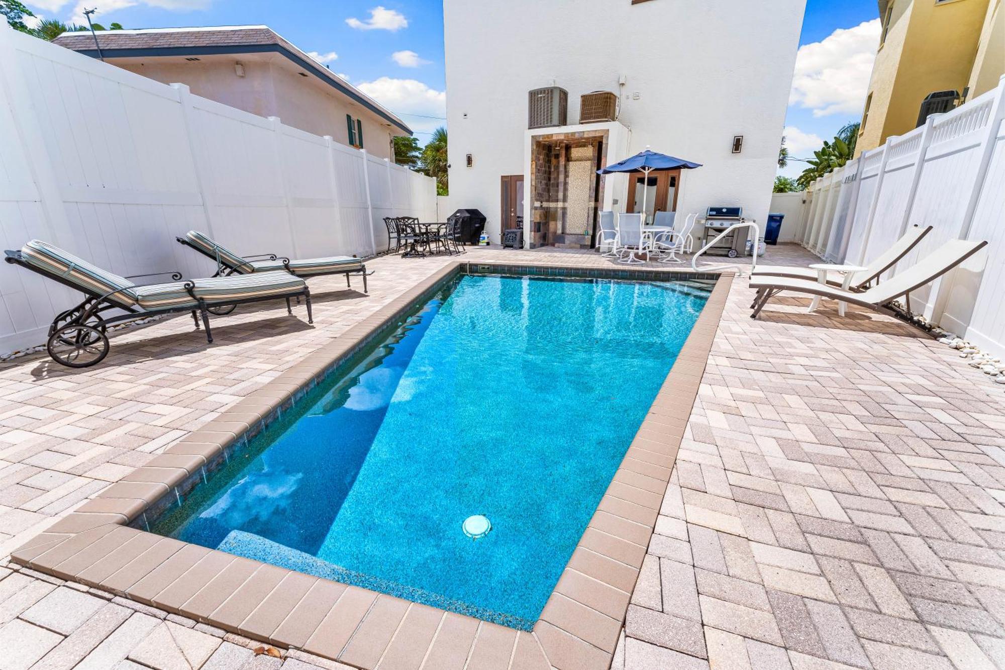 Beachside Of The Village Siesta Key