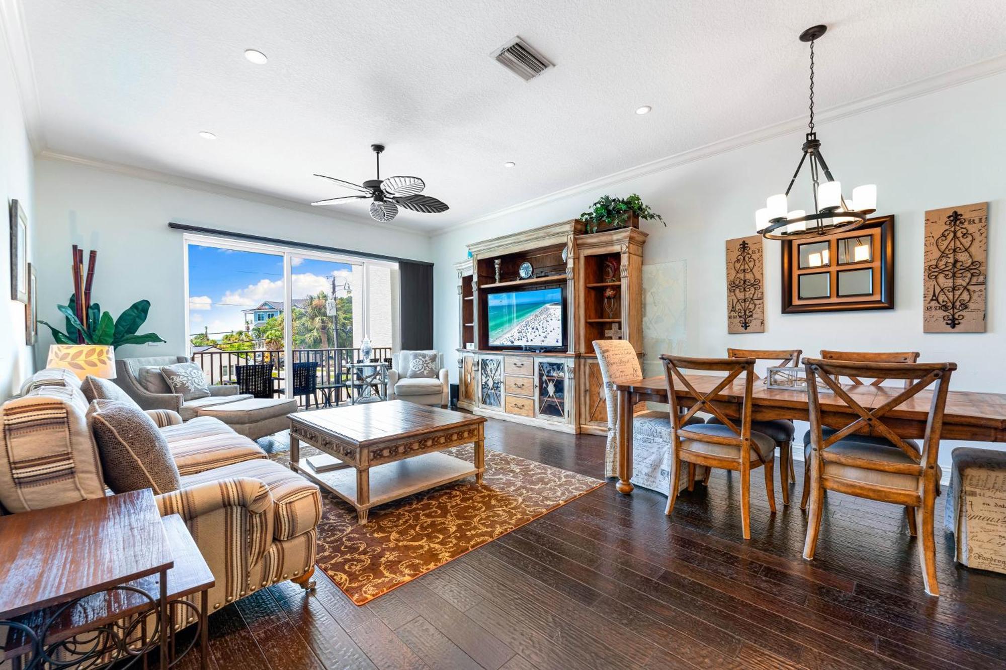 Beachside Of The Village Apartment
