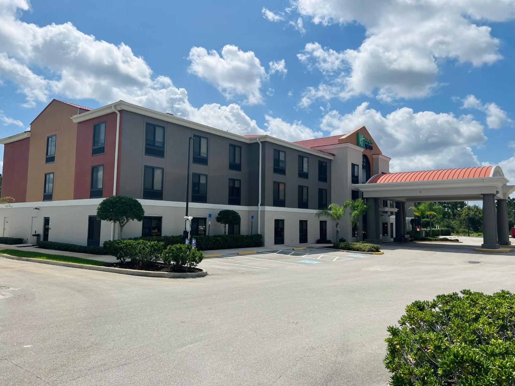 Express & By Ihg 2* Sebring