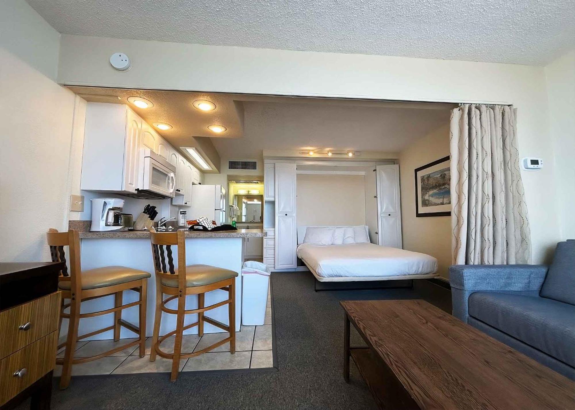 Outrigger Club 3*