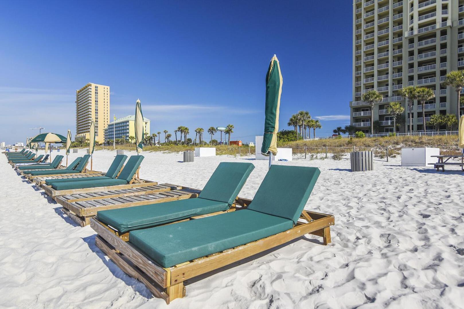 Grand Panama #405-2 By Book That Holiday home