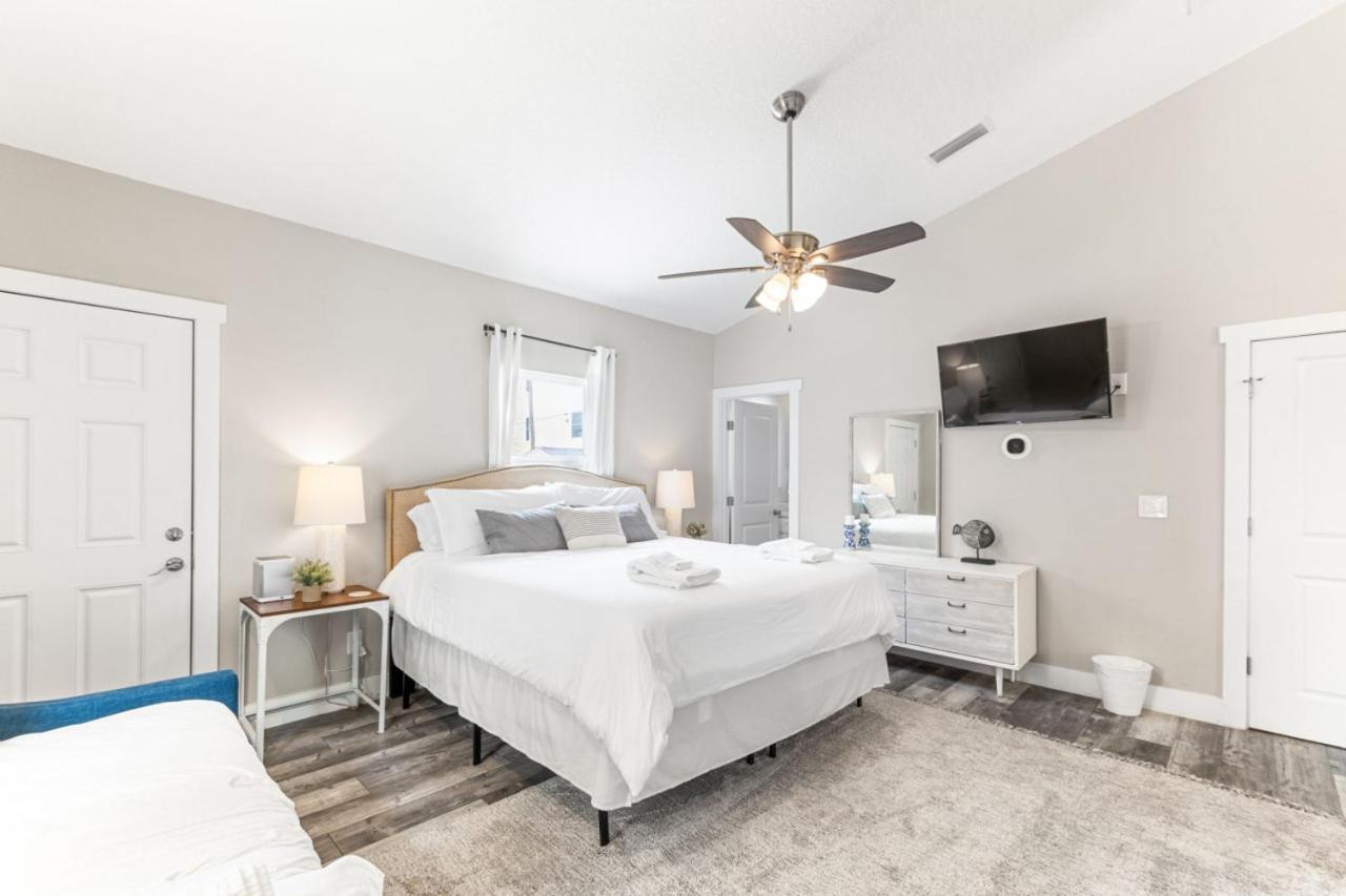 Holiday home Sea Gem Slp 16 Amenities *