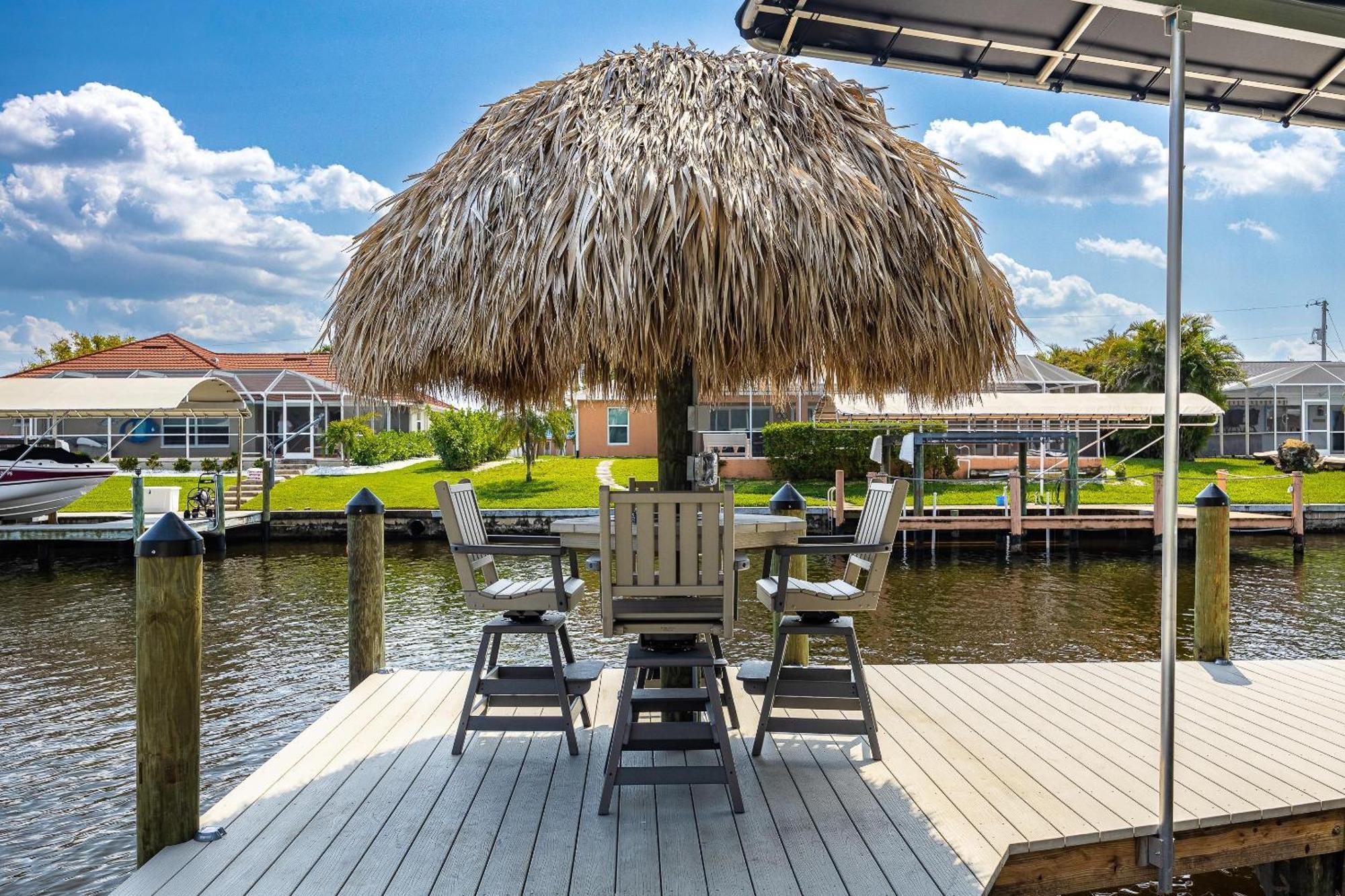 New Home, Pool, Tiki Hut, Sleeps 8 - Cielo Sur Holiday home Cape Coral