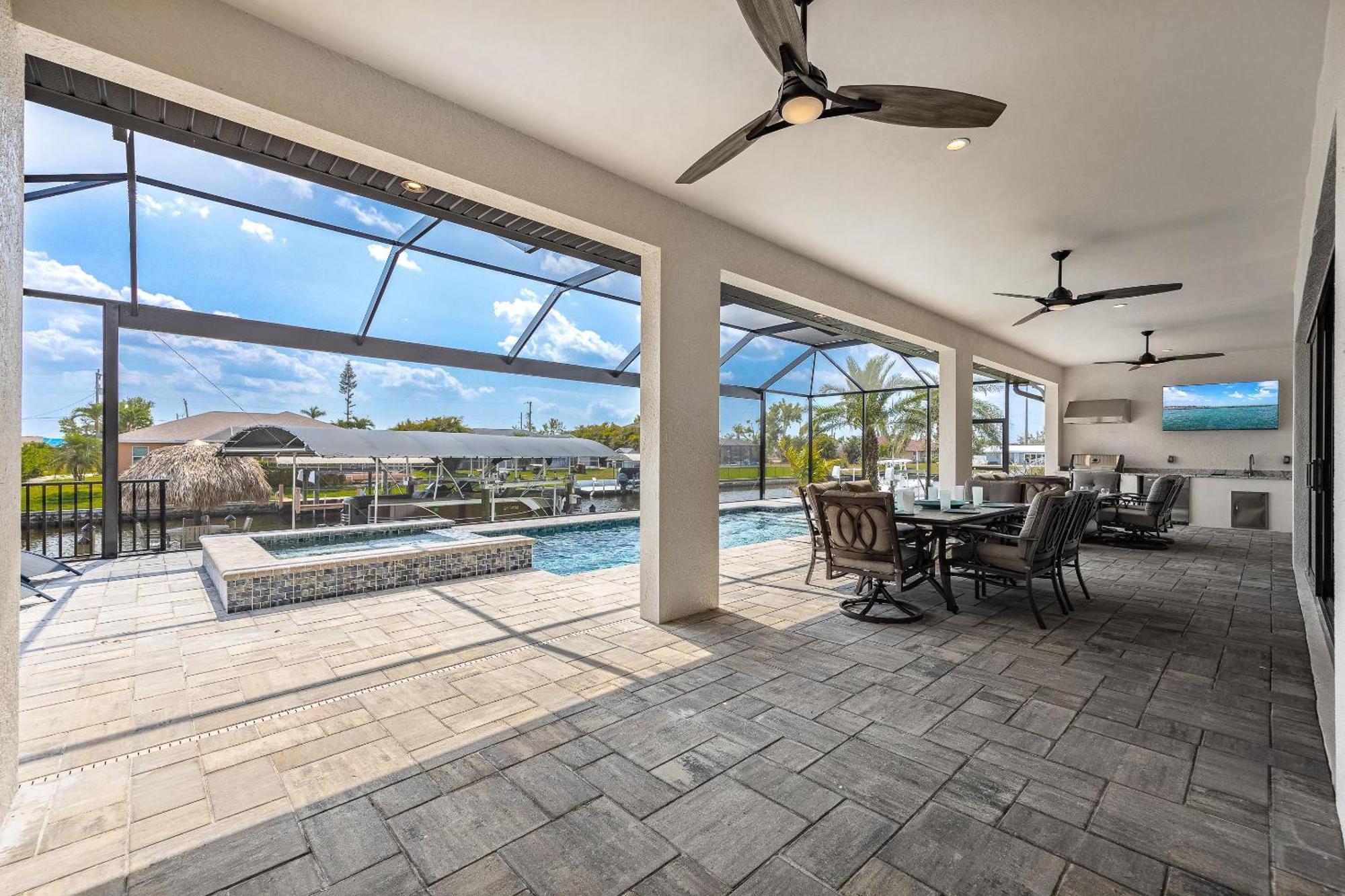 New Home, Pool, Tiki Hut, Sleeps 8 - Cielo Sur * Cape Coral