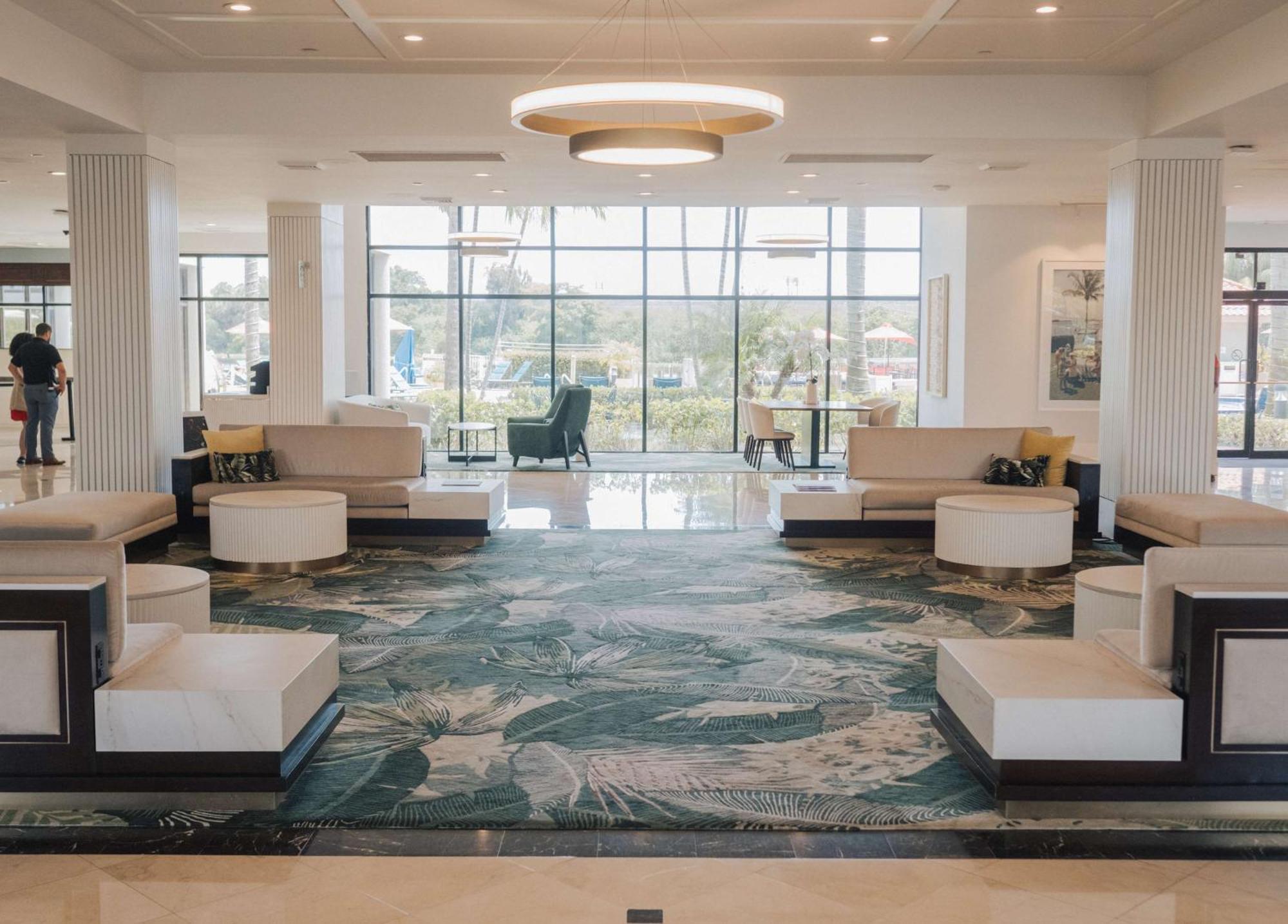 Hotel Hilton Palm Pbi Cloud Lake