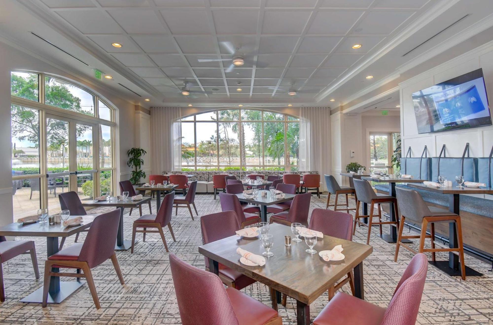 Hilton Garden Palm Gardens 3*