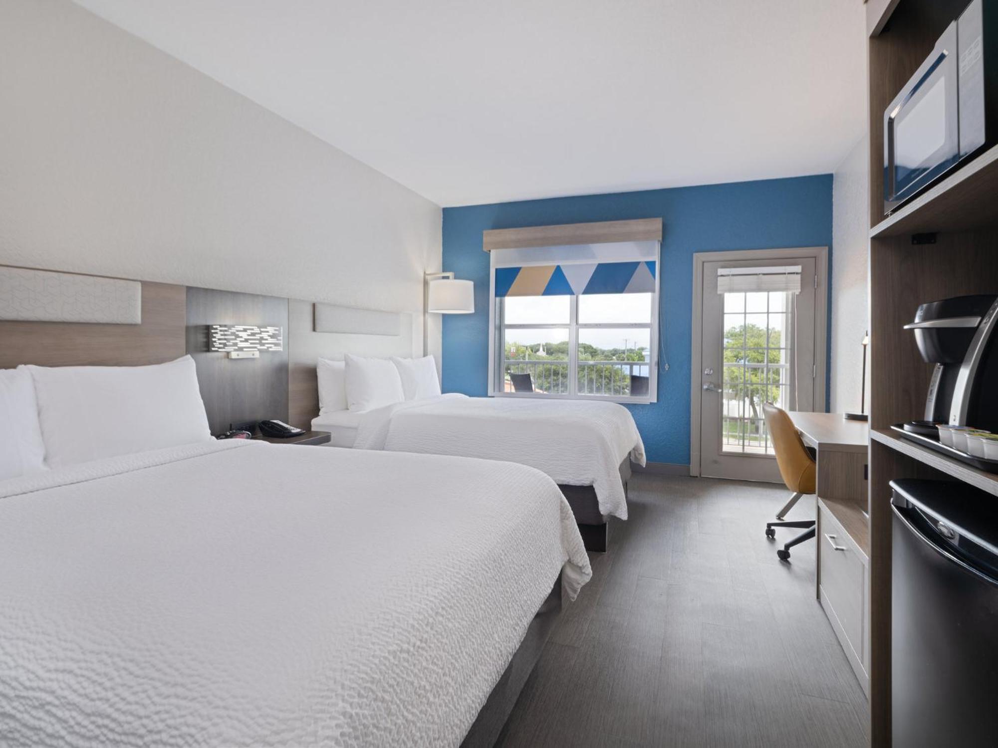 Express & North I-4 By Ihg Hotel 3*