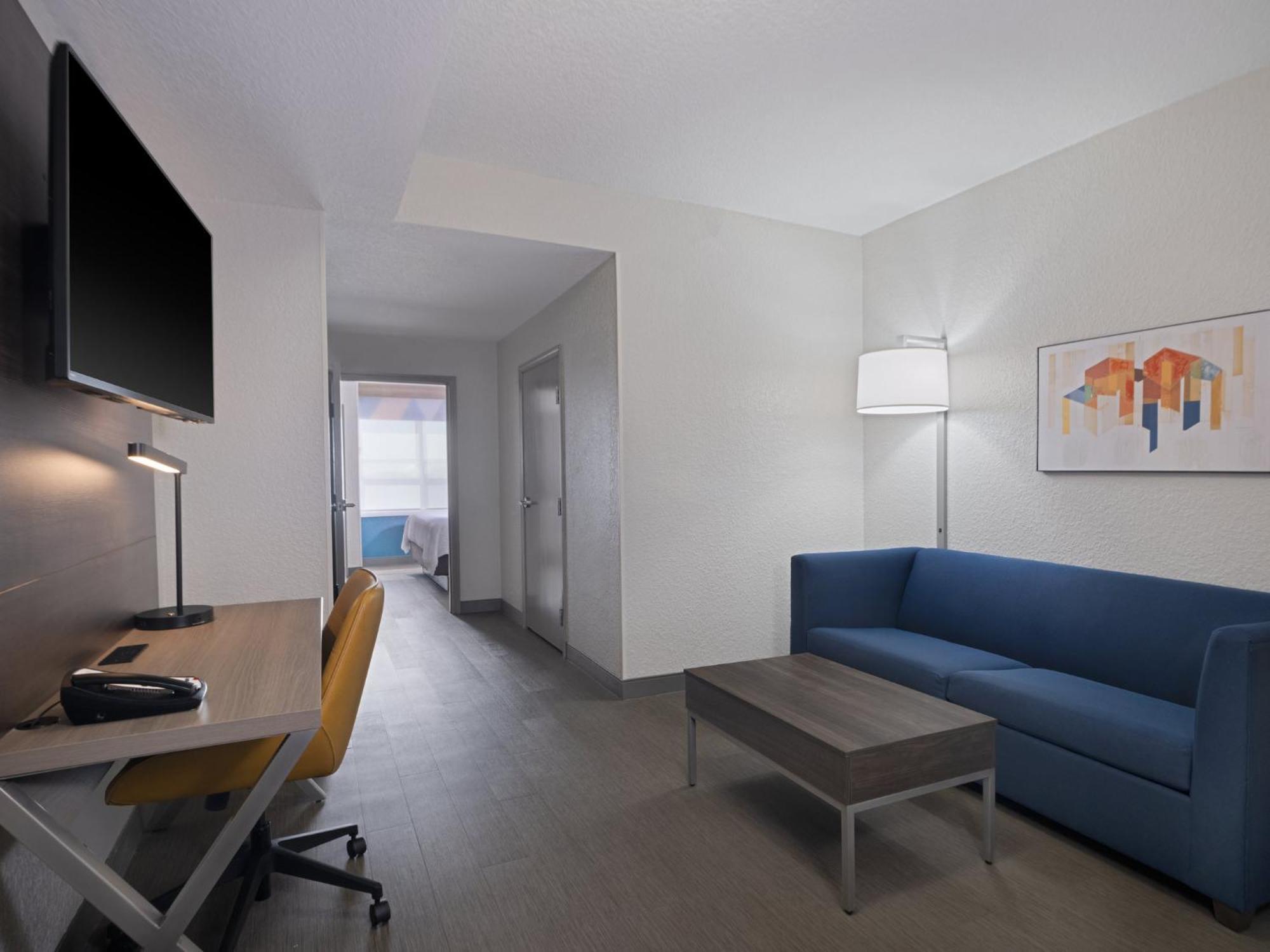 Express & North I-4 By Ihg Hotel