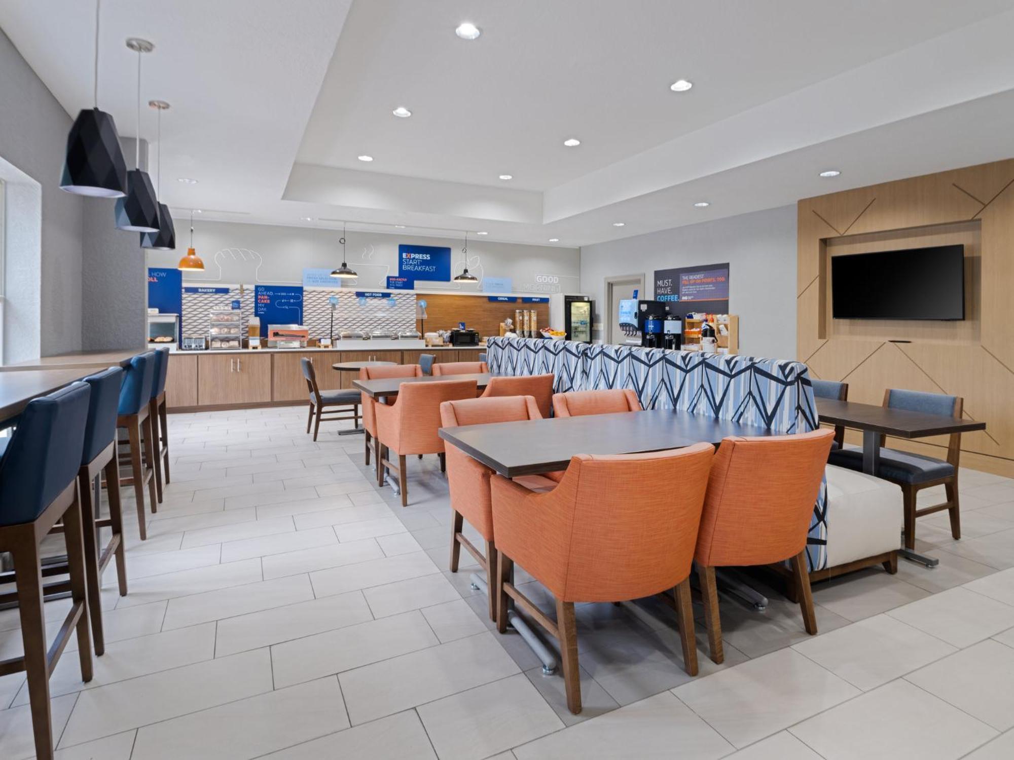 Express & North I-4 By Ihg Hotel 3*