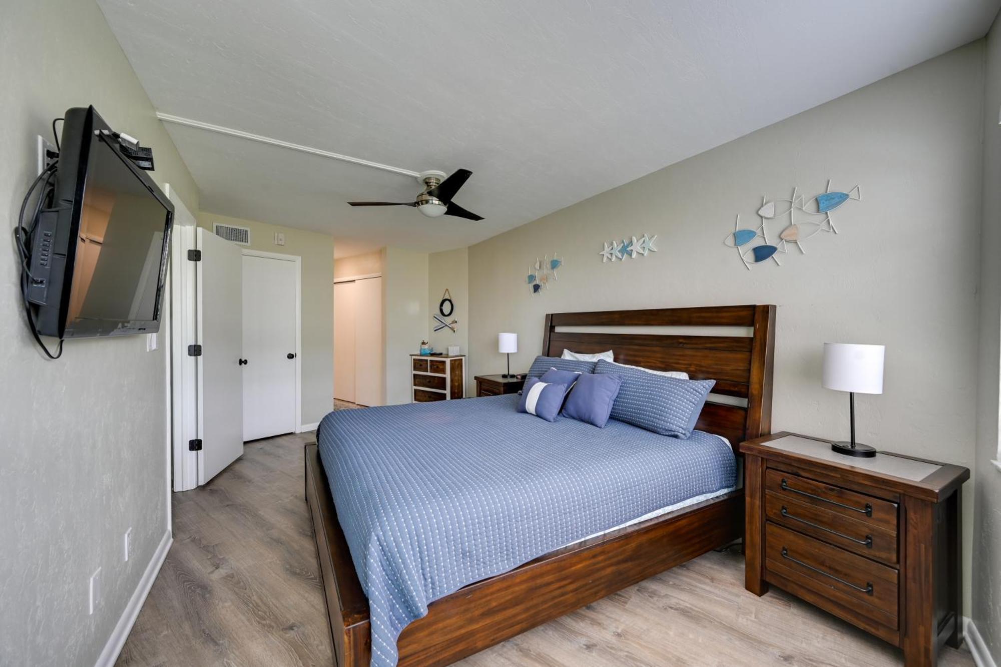 Waterfront With Pool And Hot Tub! Apartment *