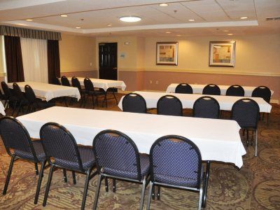 Express & East By Ihg Hotel 3*