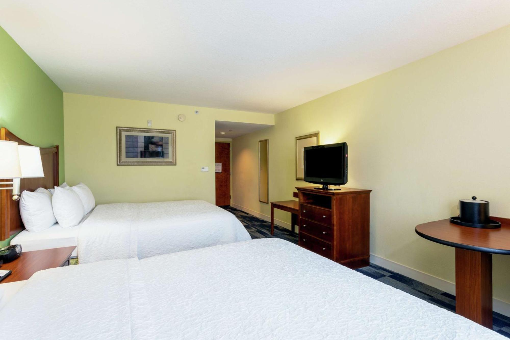 Hotel Hampton & - Pierce 3*