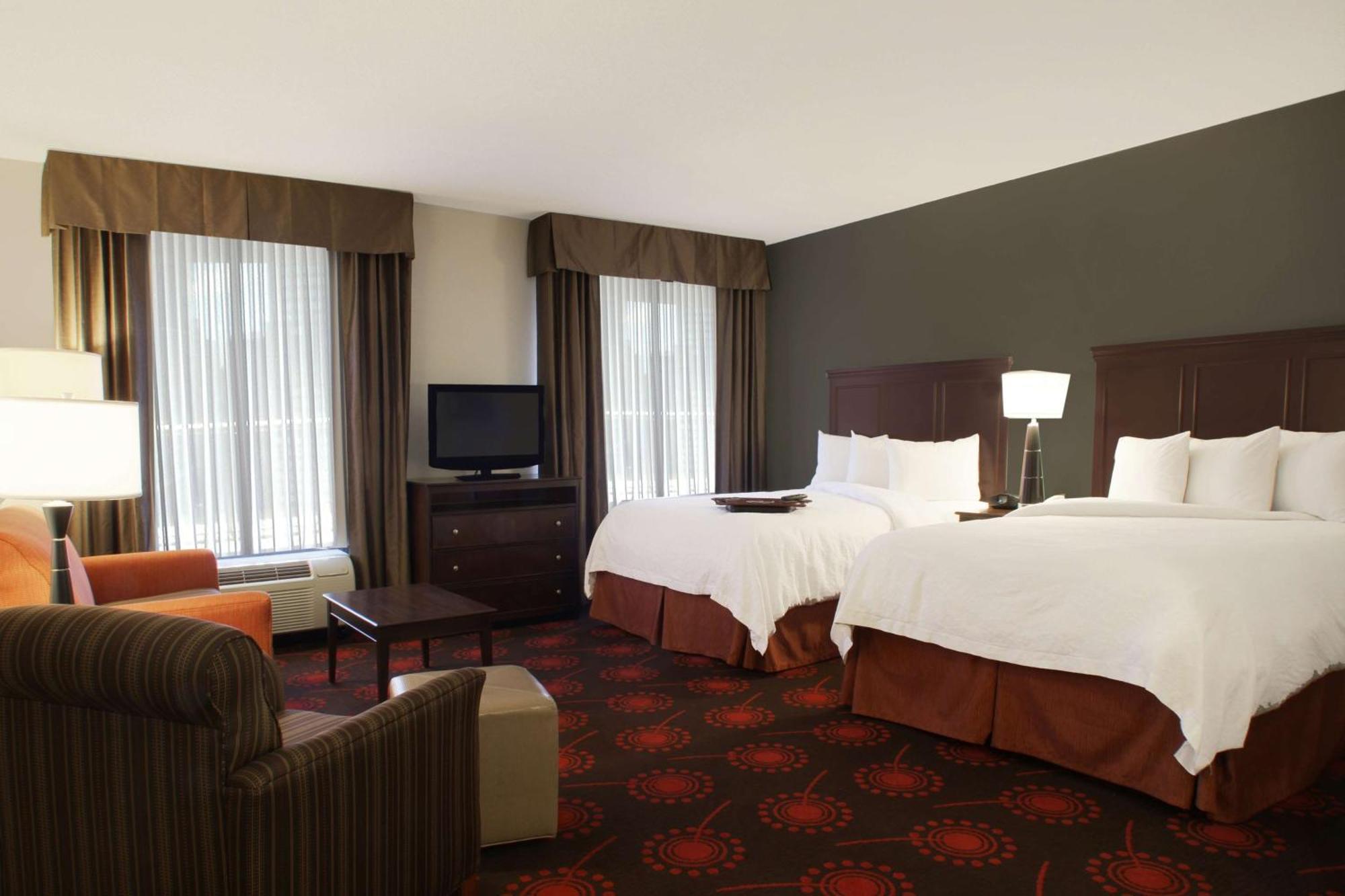 Hampton & Hotel 3*