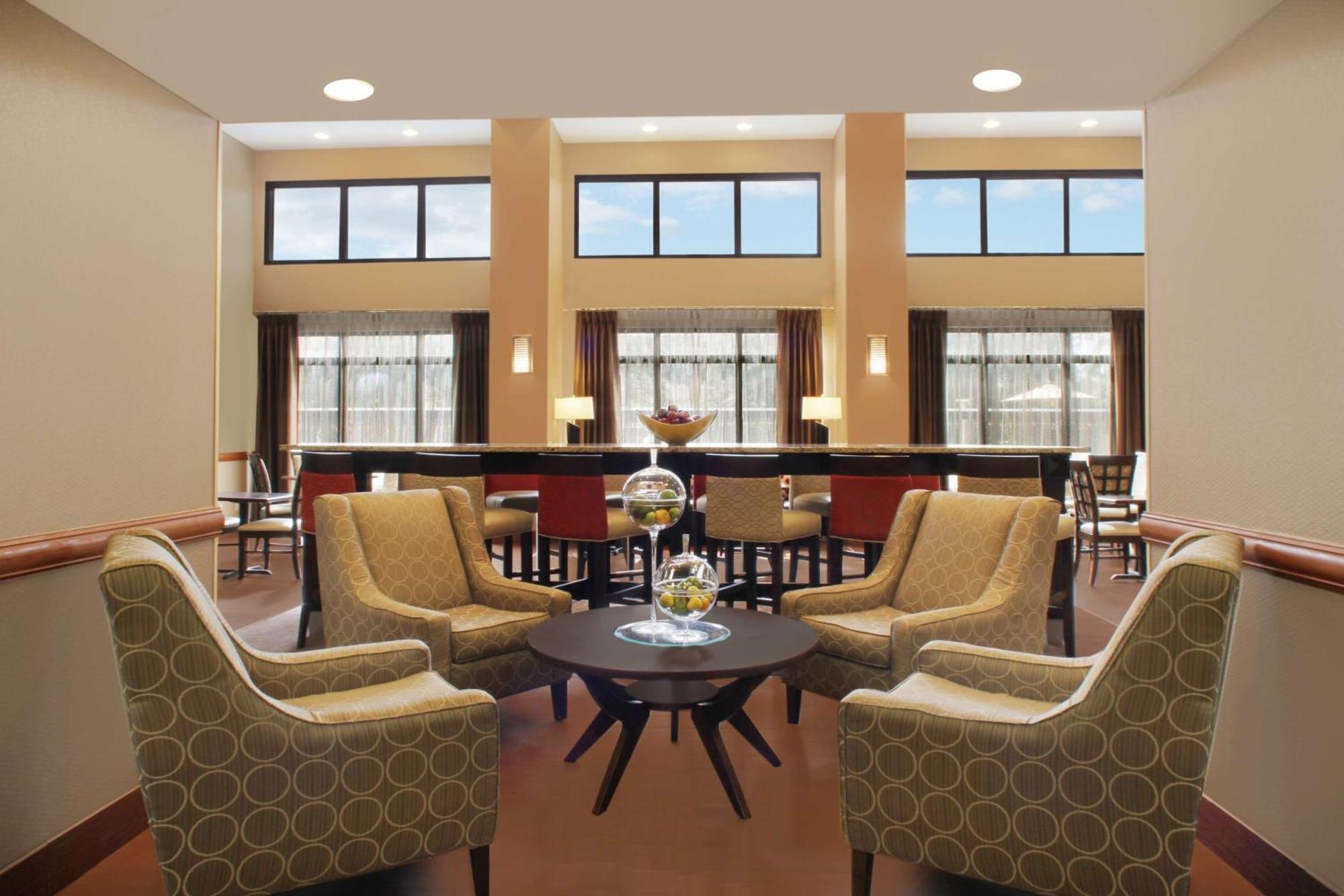 Hampton & Hotel 3*