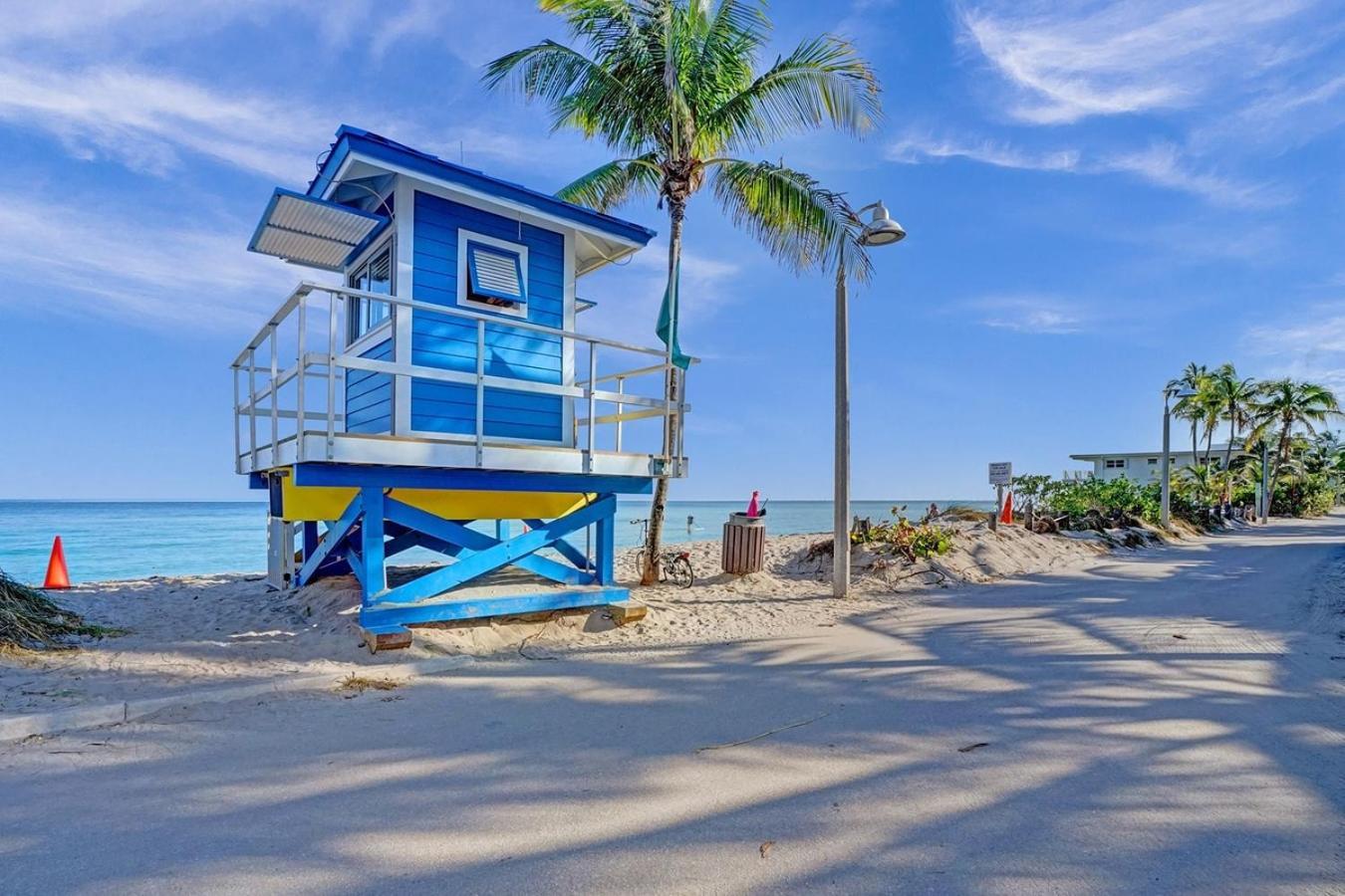 Pool Christmas Getaway 5 Beach Walk Airport Apartment *