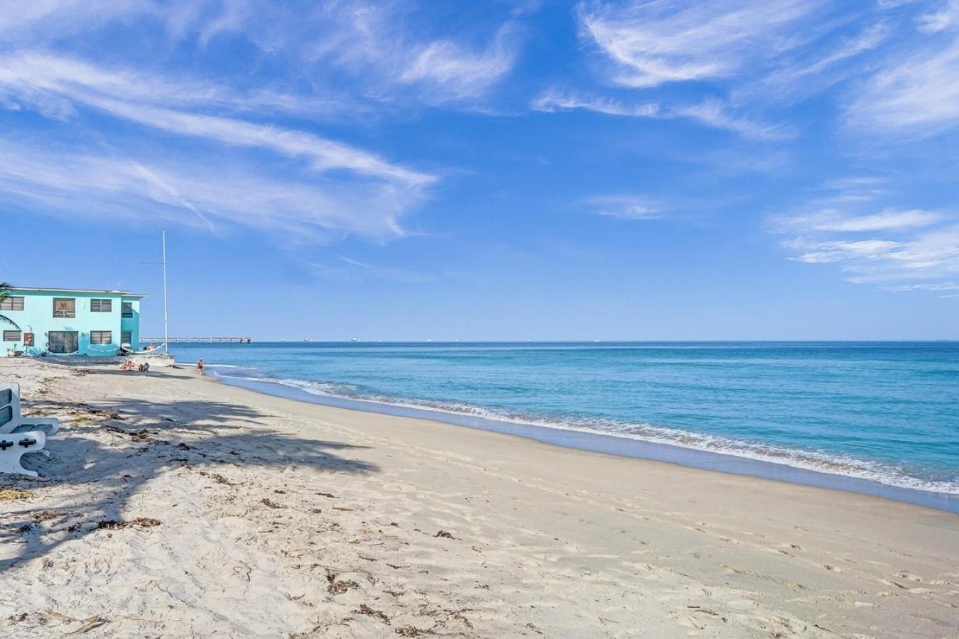 Pool Christmas Getaway 5 Beach Walk Airport Apartment *