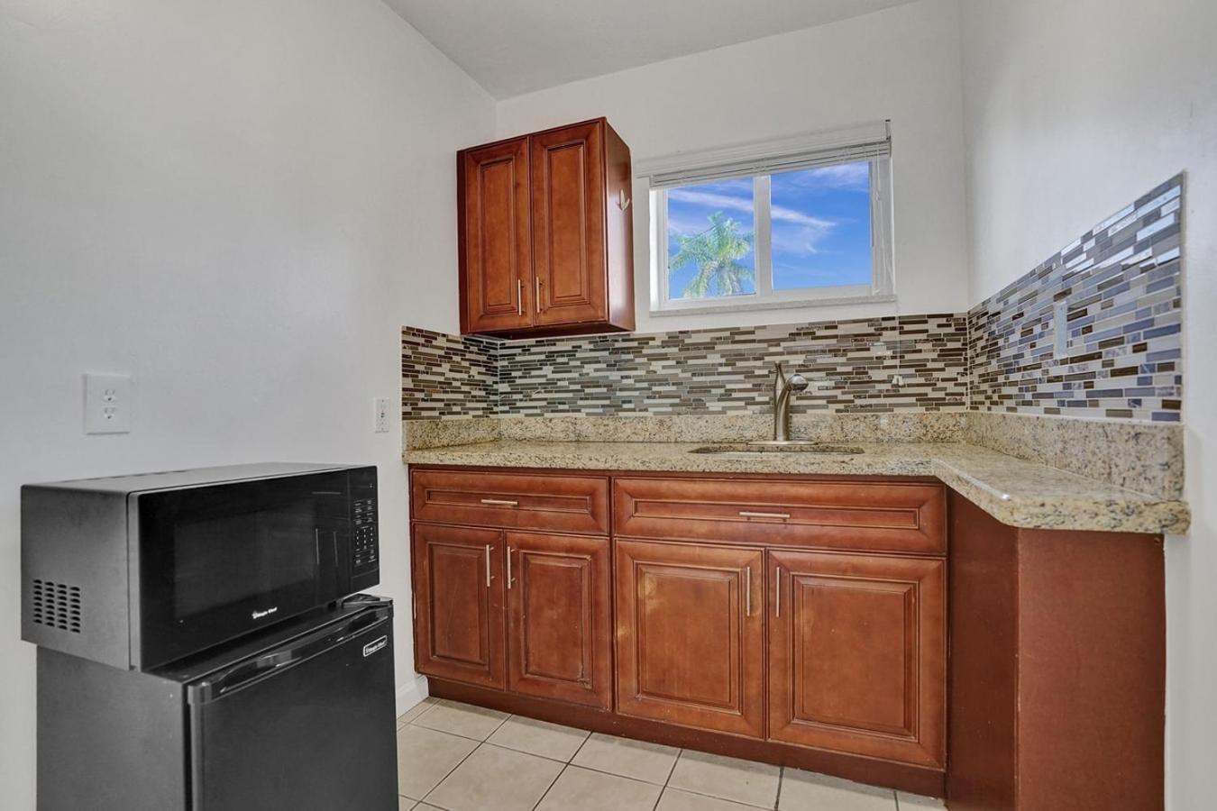 Pool Christmas Getaway 5 Beach Walk Airport * Dania Beach