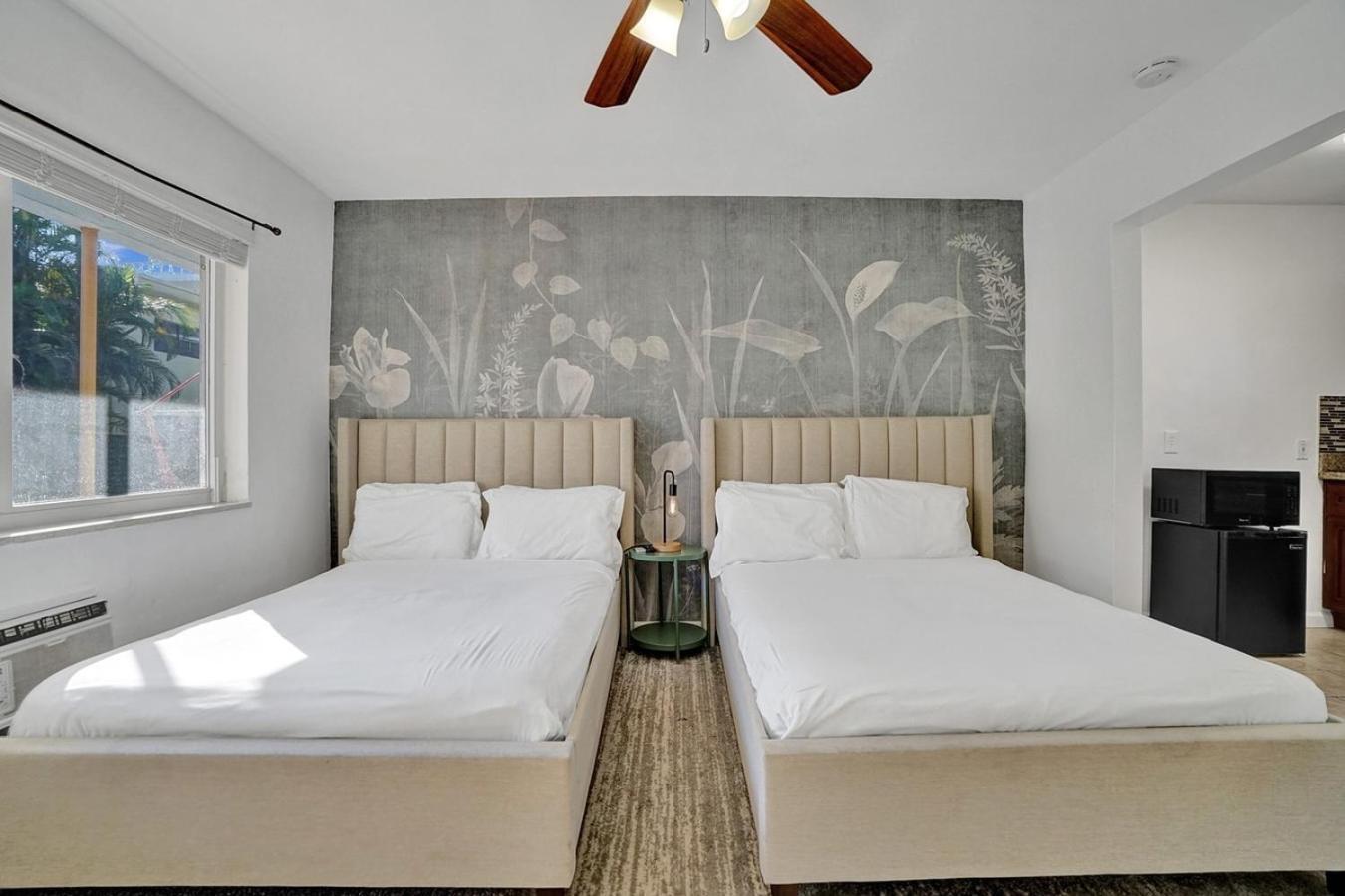 Apartment Pool Christmas Getaway 5 Beach Walk Airport *