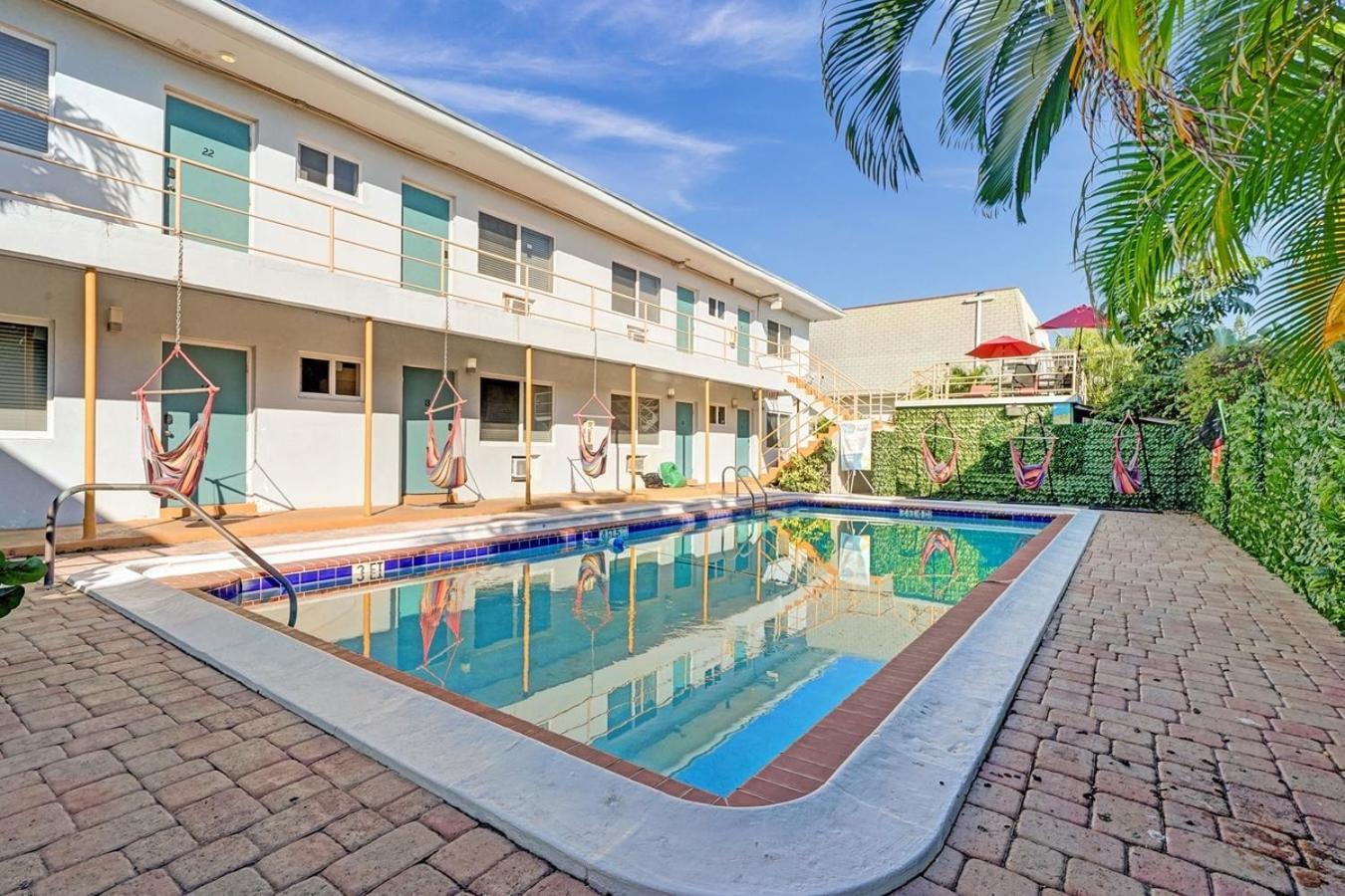 Apartment Pool Christmas Getaway 5 Beach Walk Airport Dania Beach