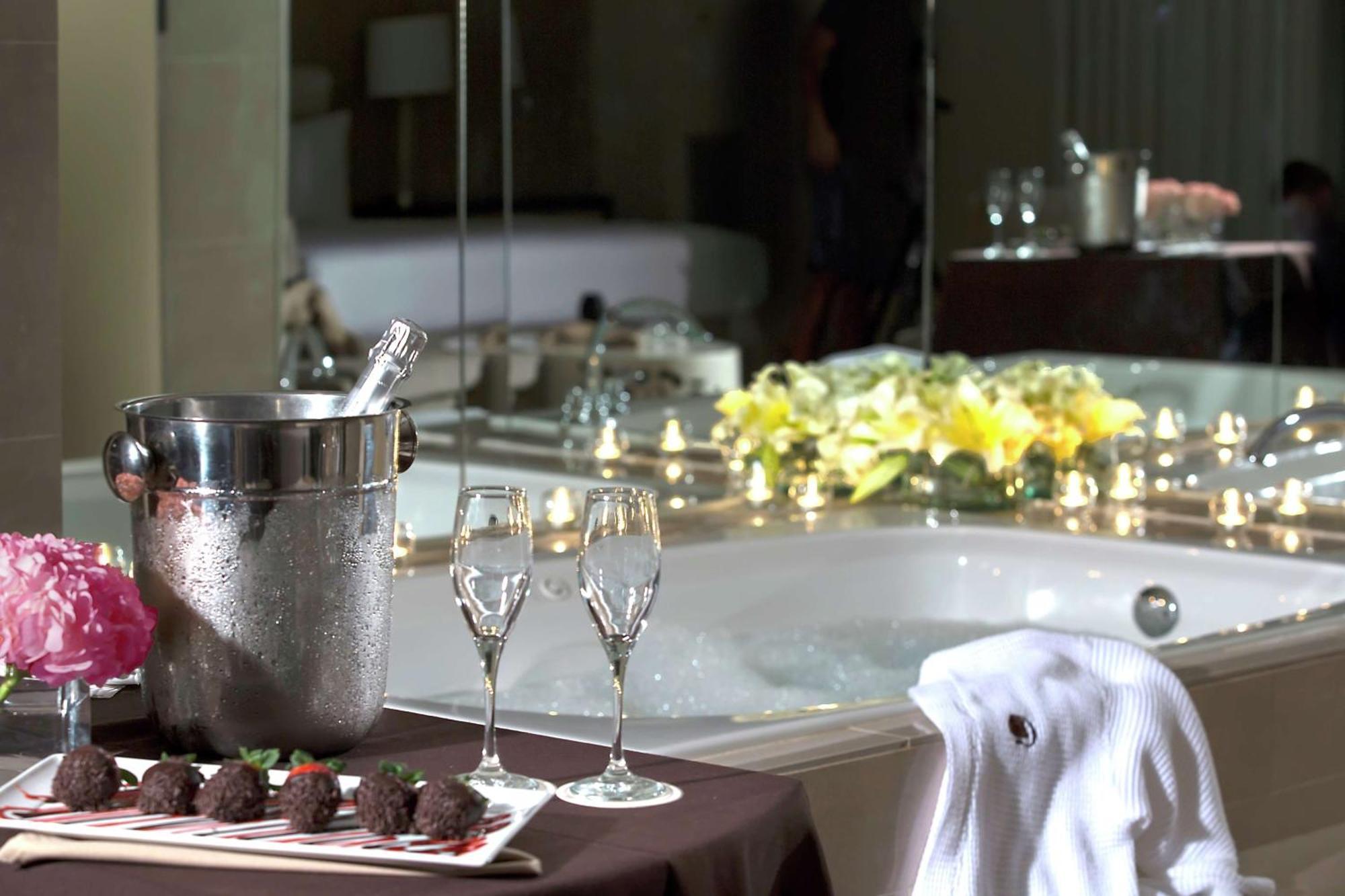 Doubletree By Hilton Miami Airport & Convention Center