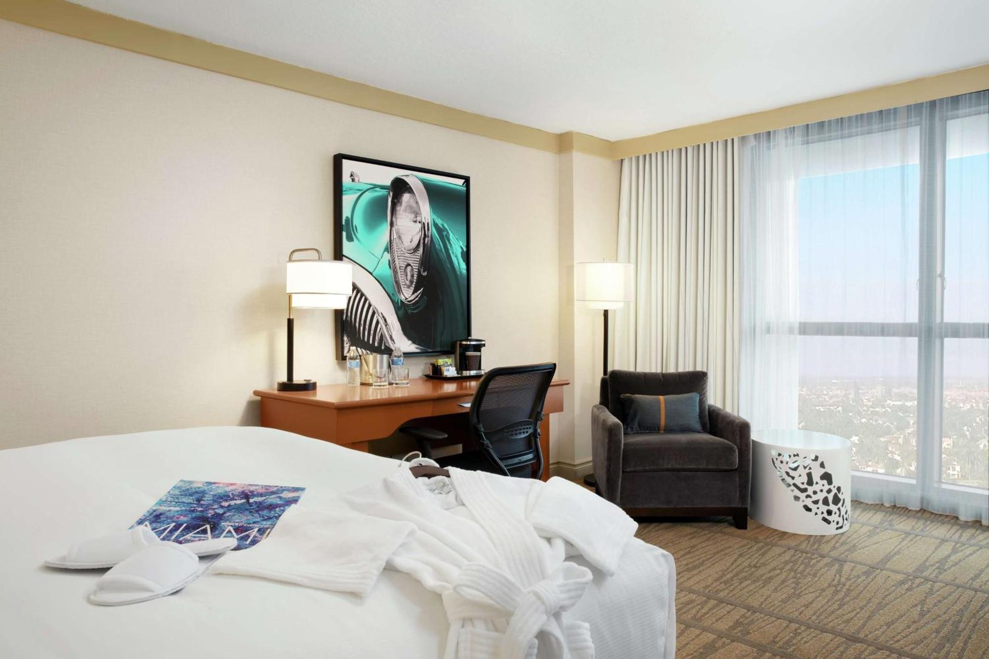 Doubletree By Hilton Airport & Convention Center