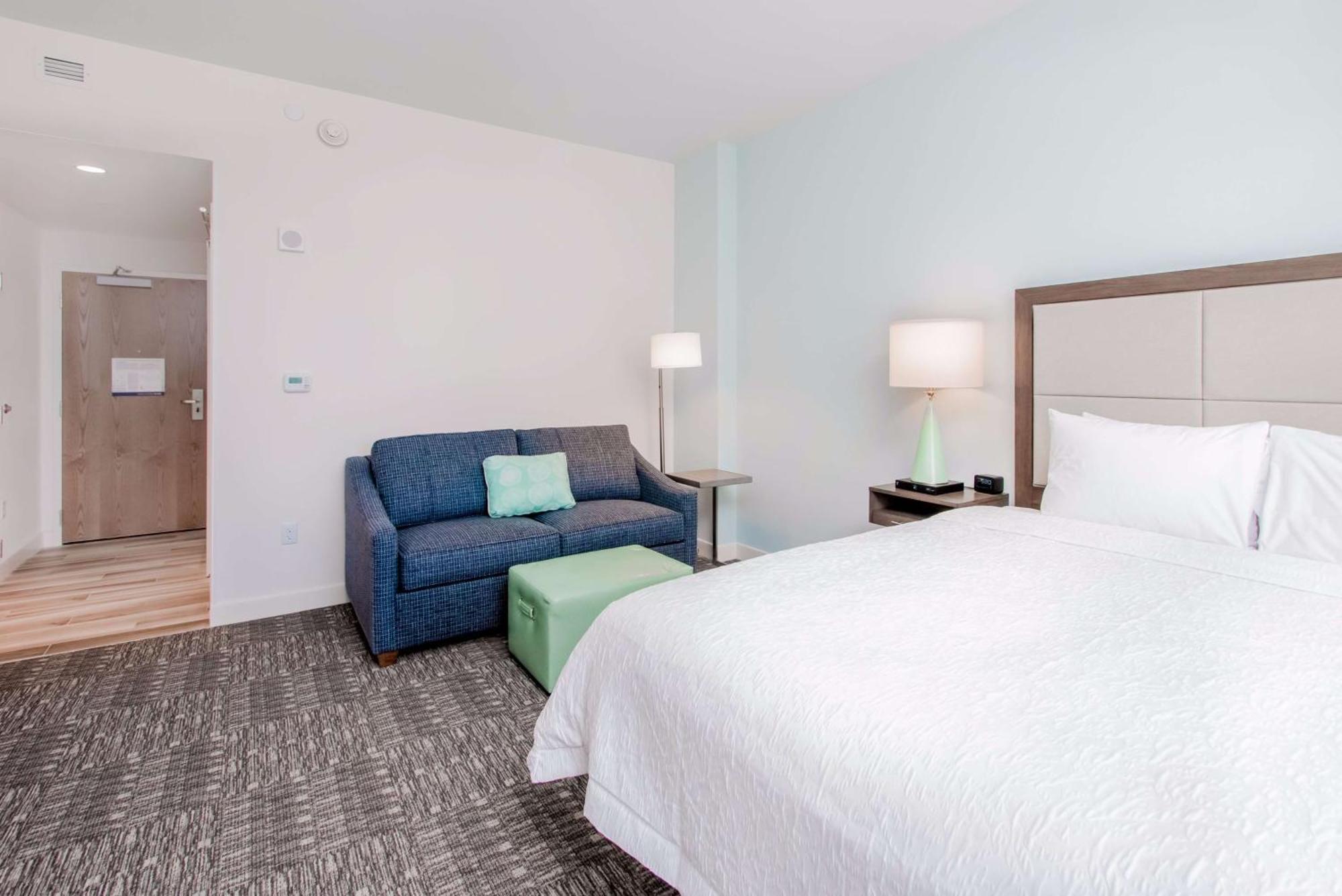 Hampton & Panama Beach-beachfront Hotel