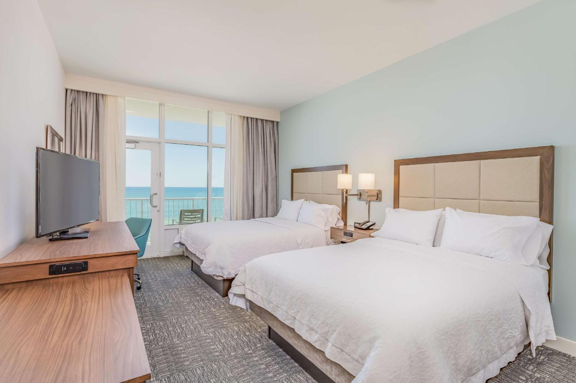 Hampton & Panama Beach-beachfront Hotel