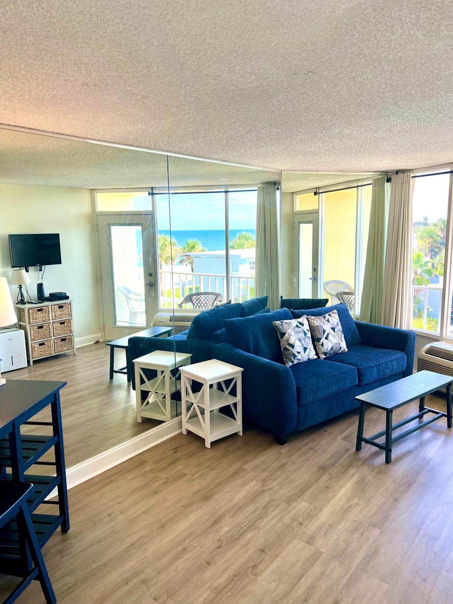Waters Edge - Ocean View At Symphony Club Holiday home