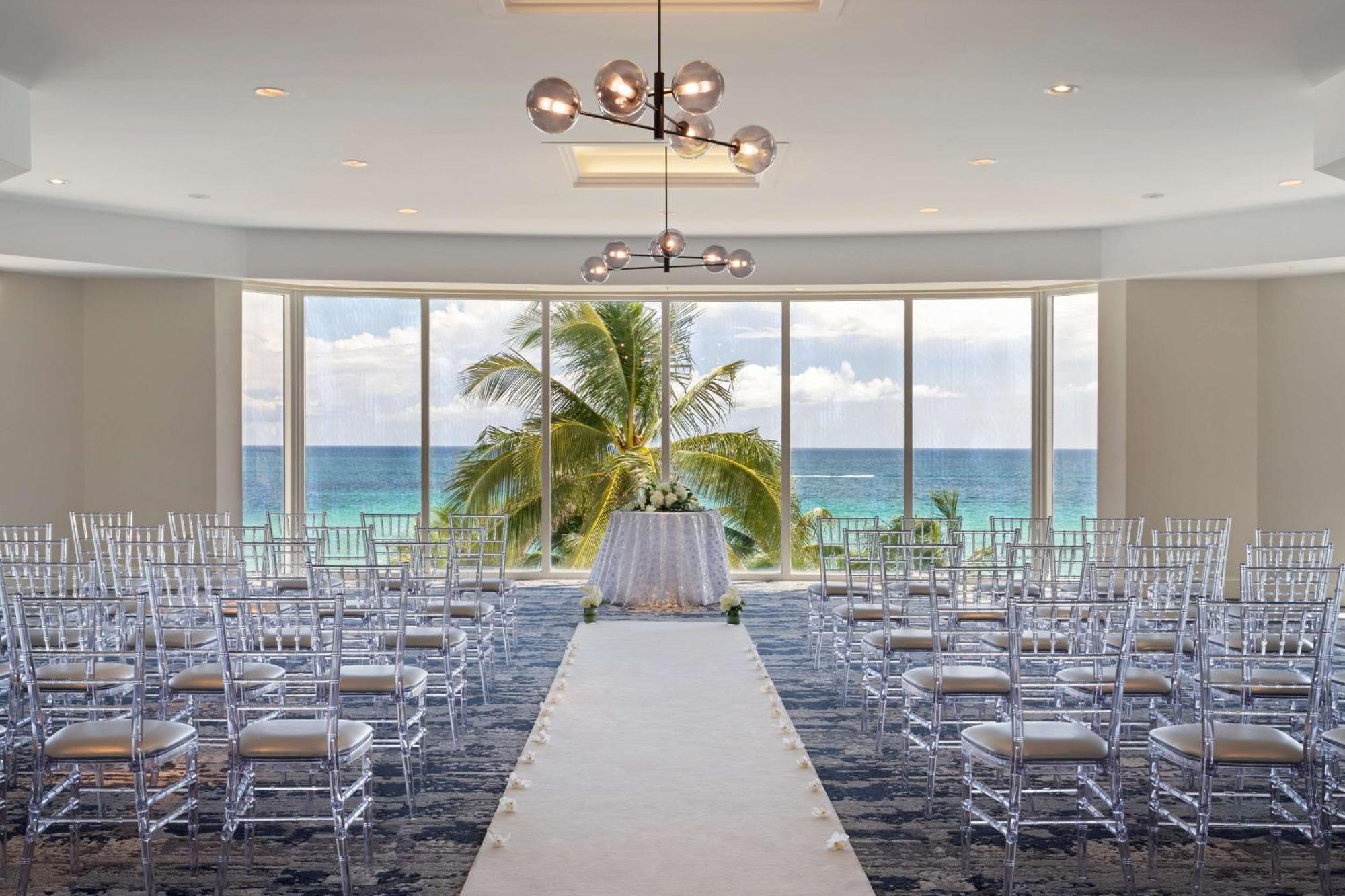 Doubletree By Hilton Ocean Point - North Miami Resort 4*