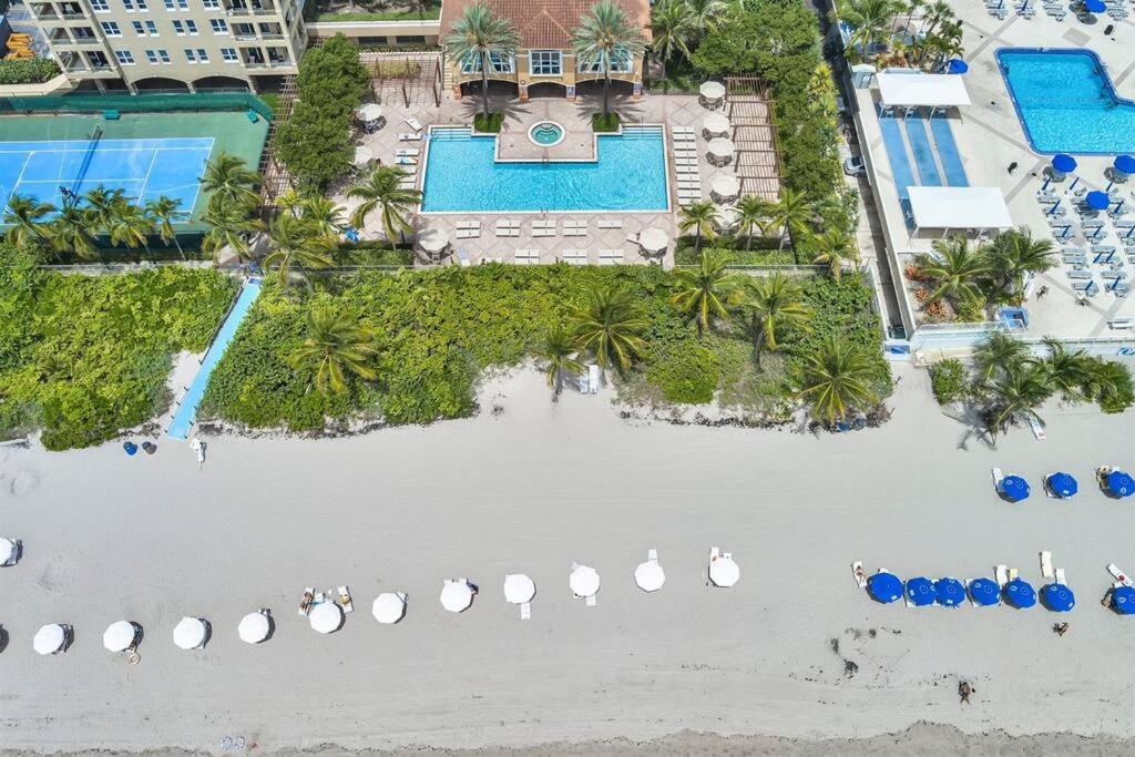 Gorgeous Townhouse Beach Access Amenities Apartment Hallandale Beach
