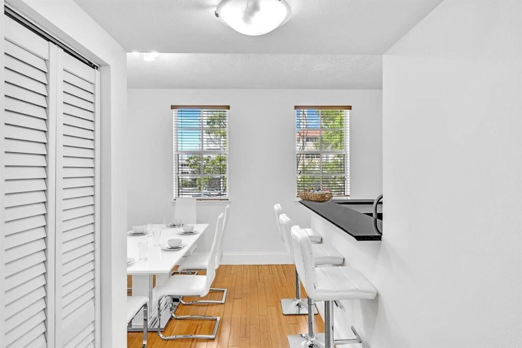 Gorgeous Townhouse Beach Access Amenities Apartment