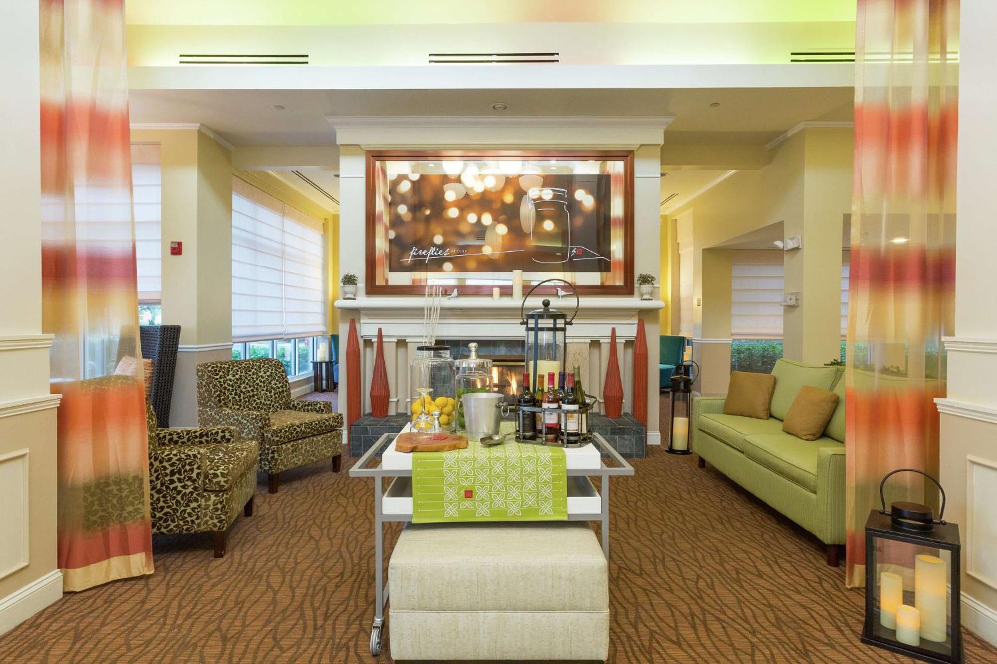 Hilton Garden Airport 3*