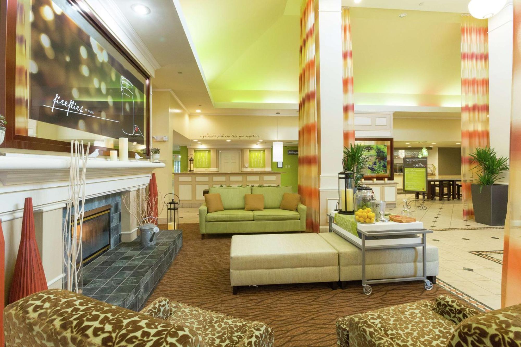 Hilton Garden Airport Hotel 3*