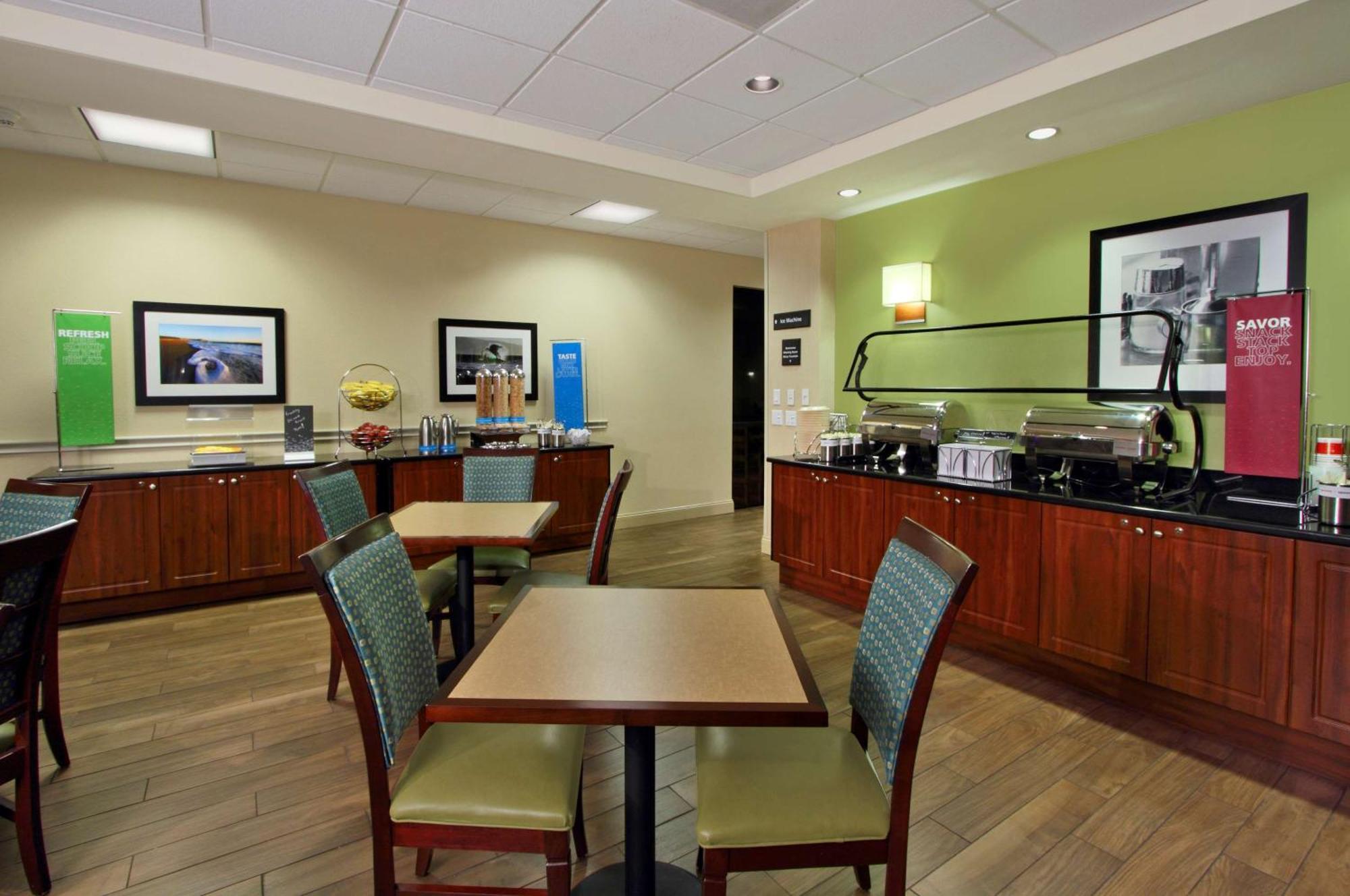 Hampton Cocoa Hotel 3*