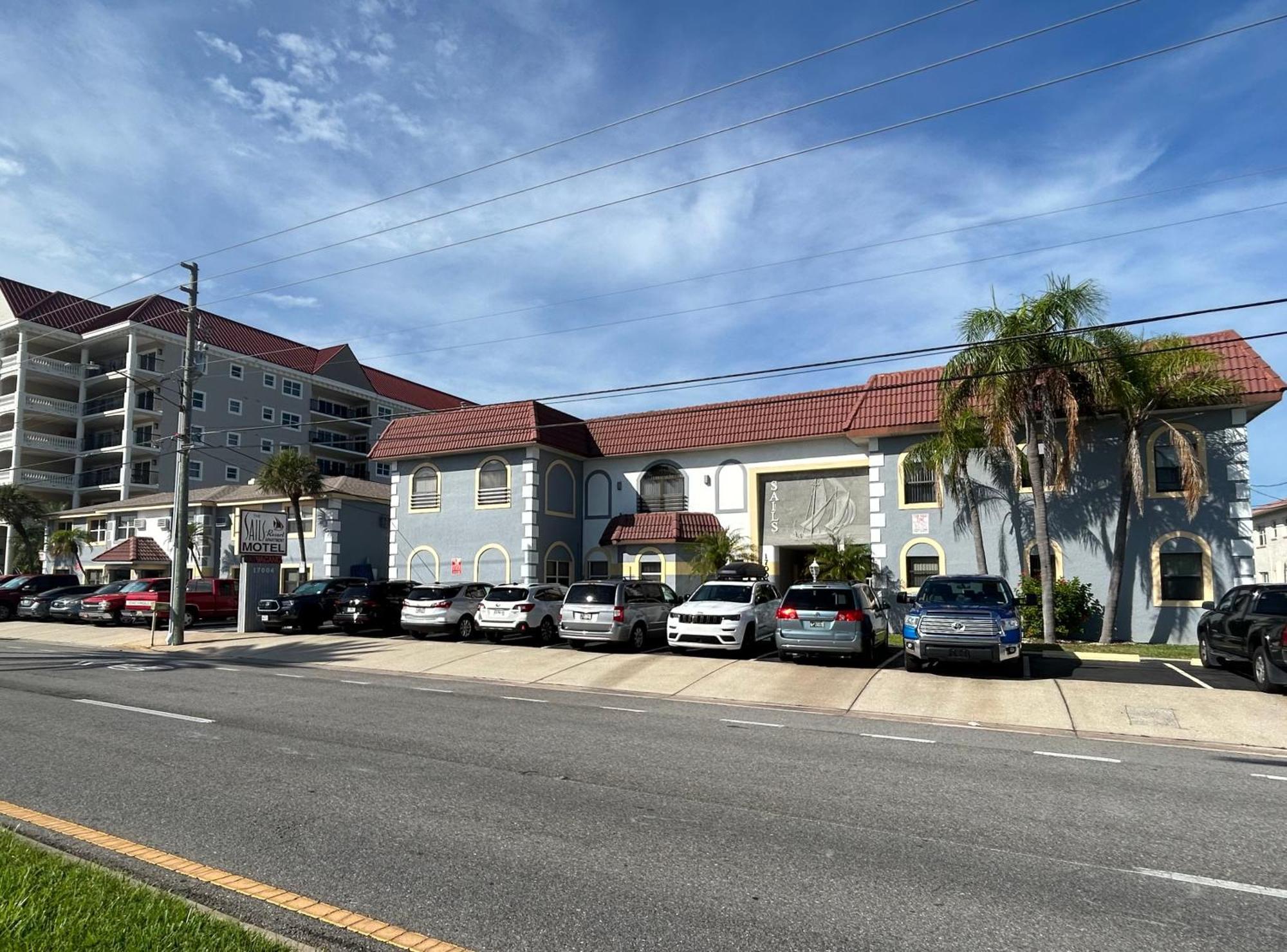 Sails Motel 3*