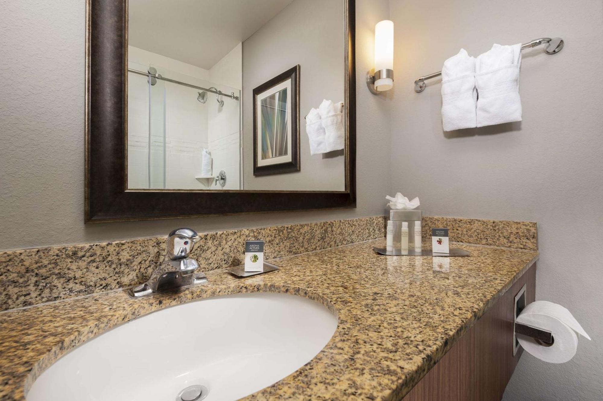 Doubletree By Hilton West Palm Airport Hotel West Palm Beach
