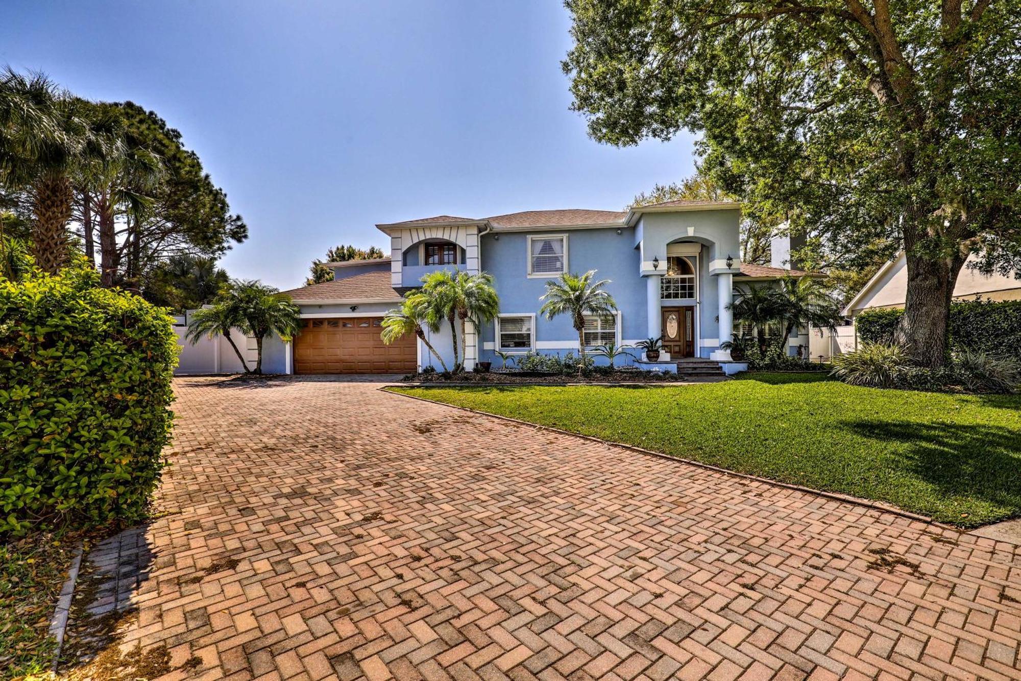 Villa Luxurious With Heated Pool, Theatre, Gym !