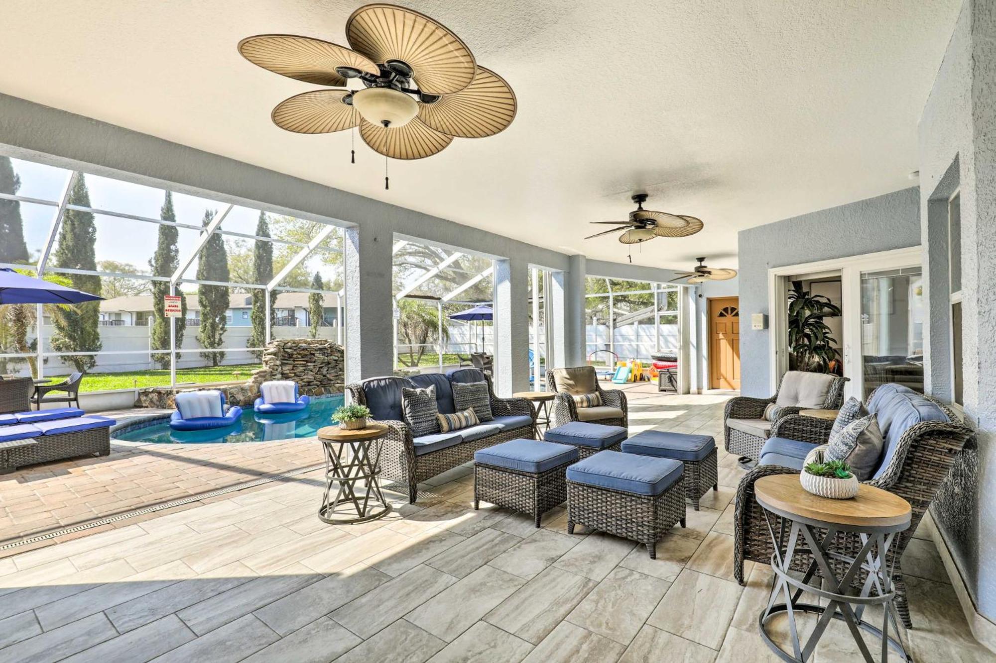 Luxurious With Heated Pool, Theatre, Gym !