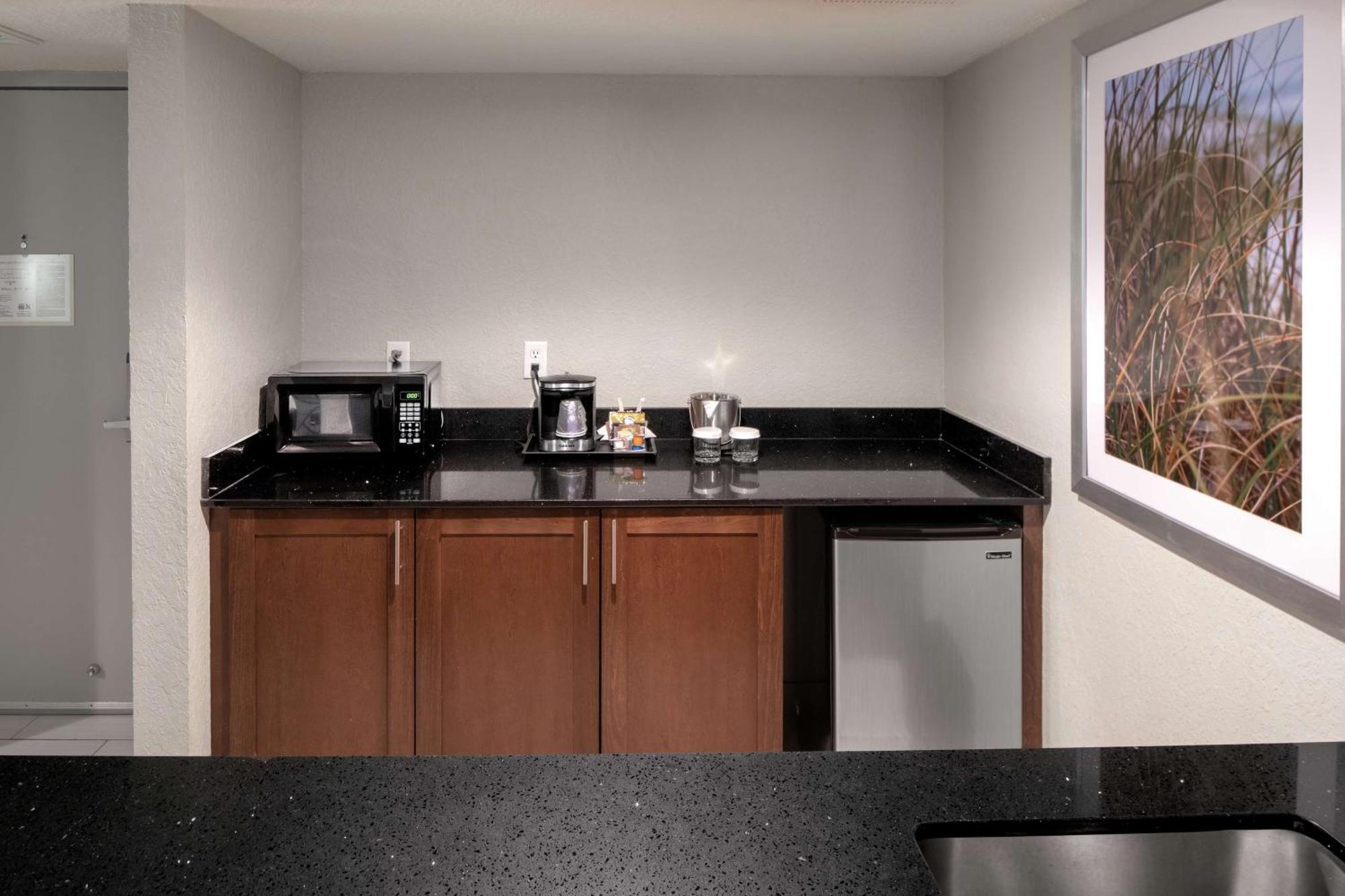 Hotel Doubletree By Hilton Airport