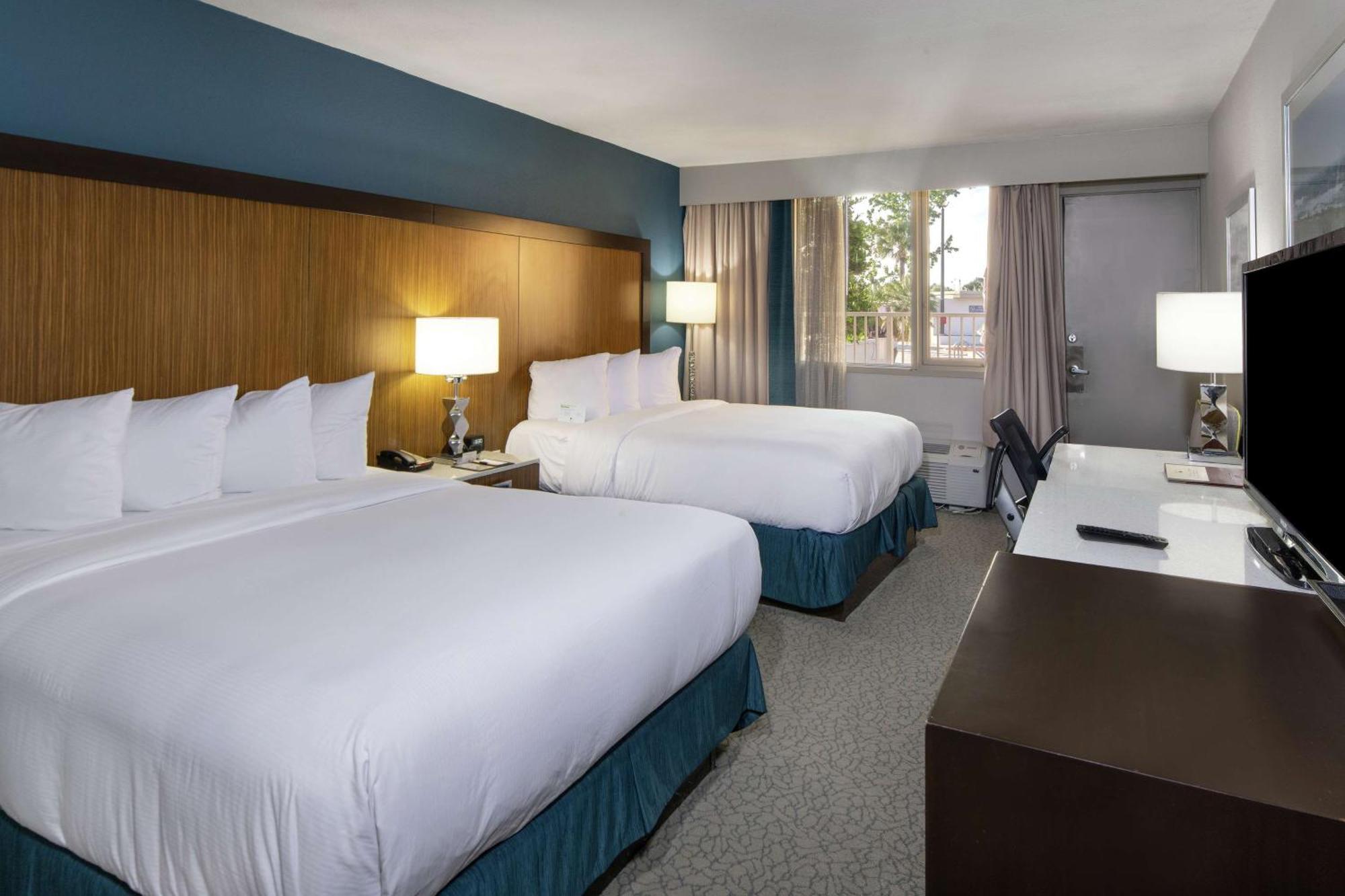 Hotel Doubletree By Hilton Airport 4*