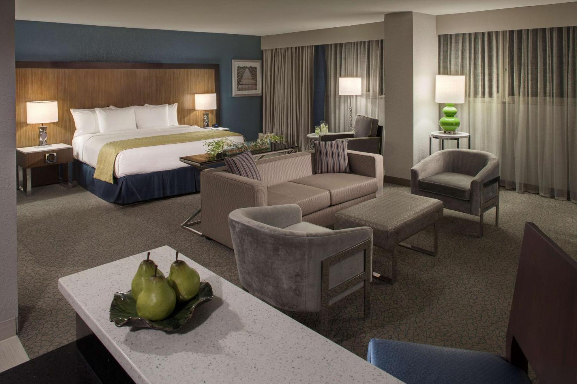 Doubletree By Hilton Airport Hotel Jacksonville