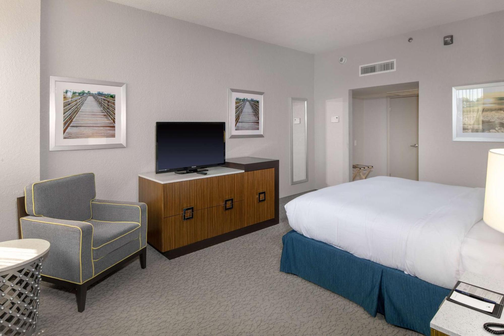 Hotel Doubletree By Hilton Airport