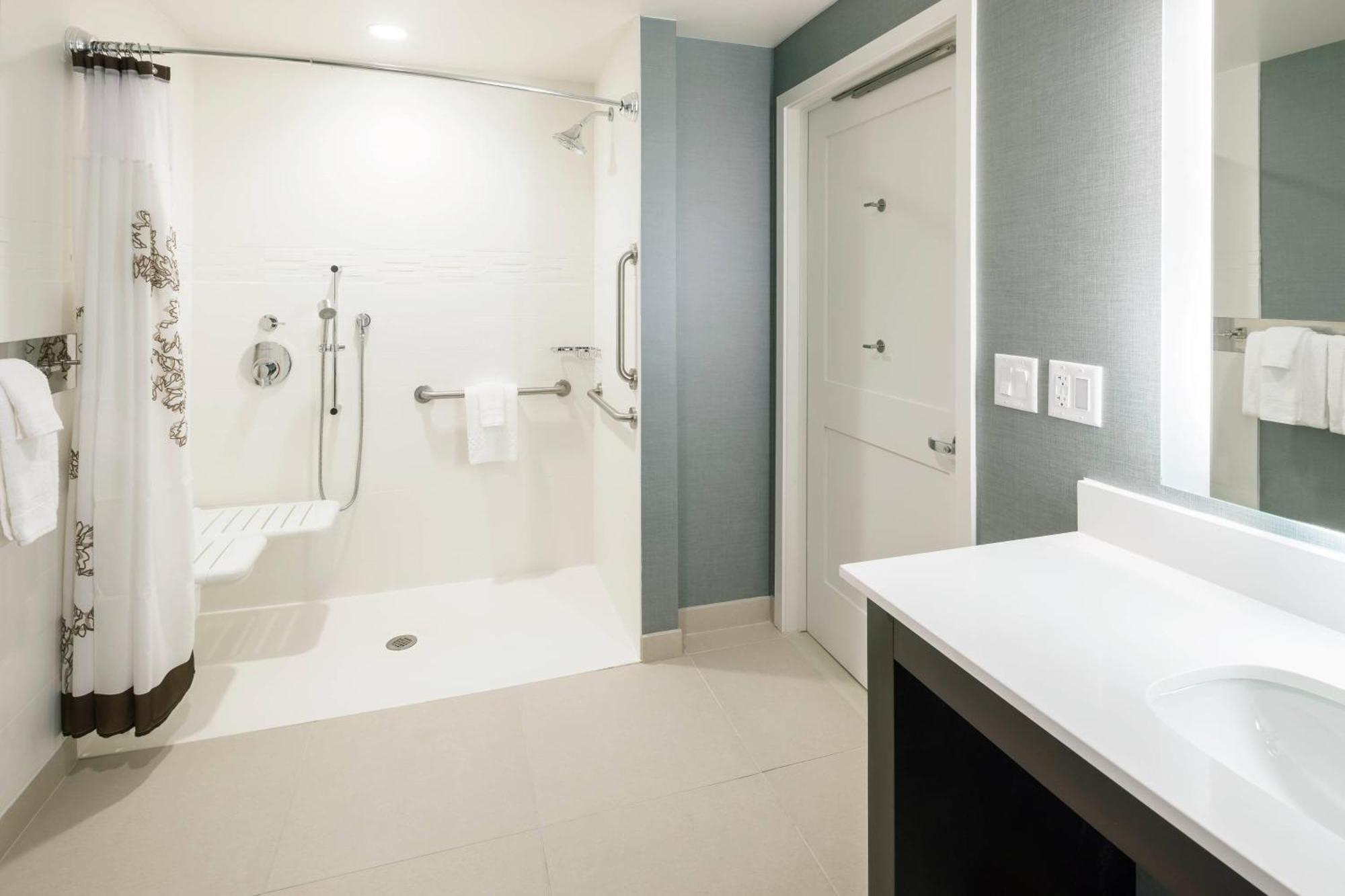 By Marriott Near Universal Hotel 3*